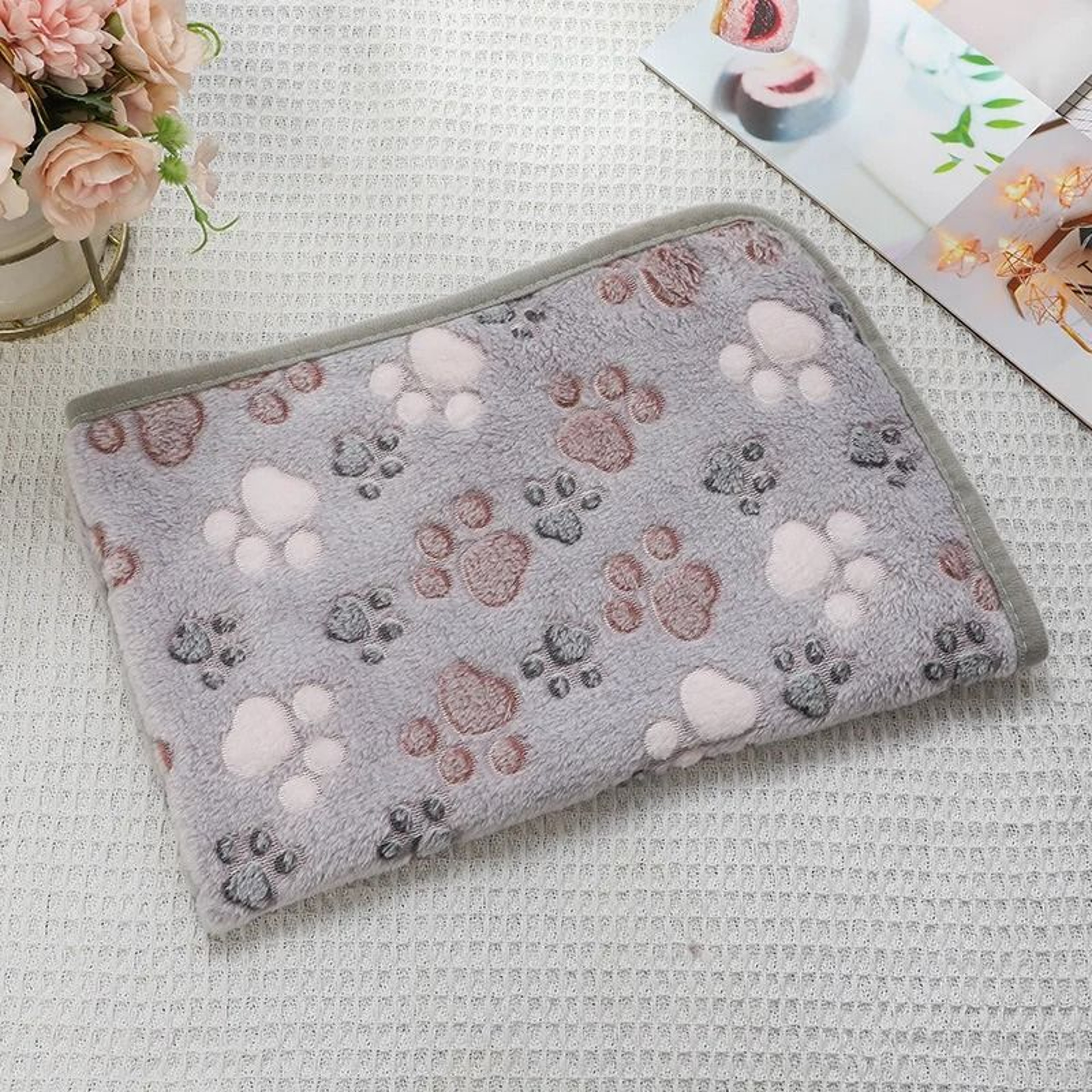Soft Flannel Paw Print Pet Blanket Warm Mat For Dogs And Cats 6