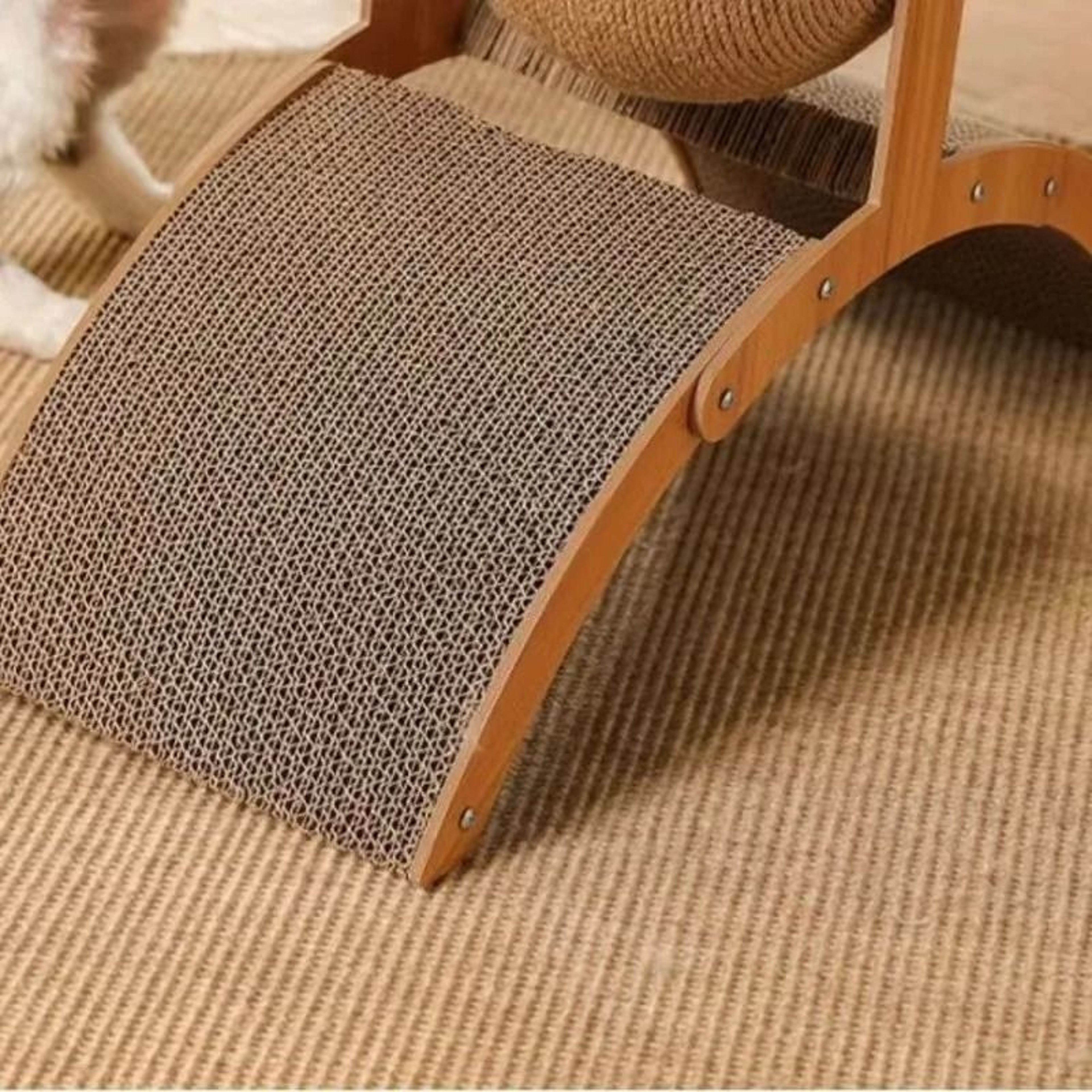 2 In 1 Wooden Sisal Cat Scratching Ball And Scratch Post 3