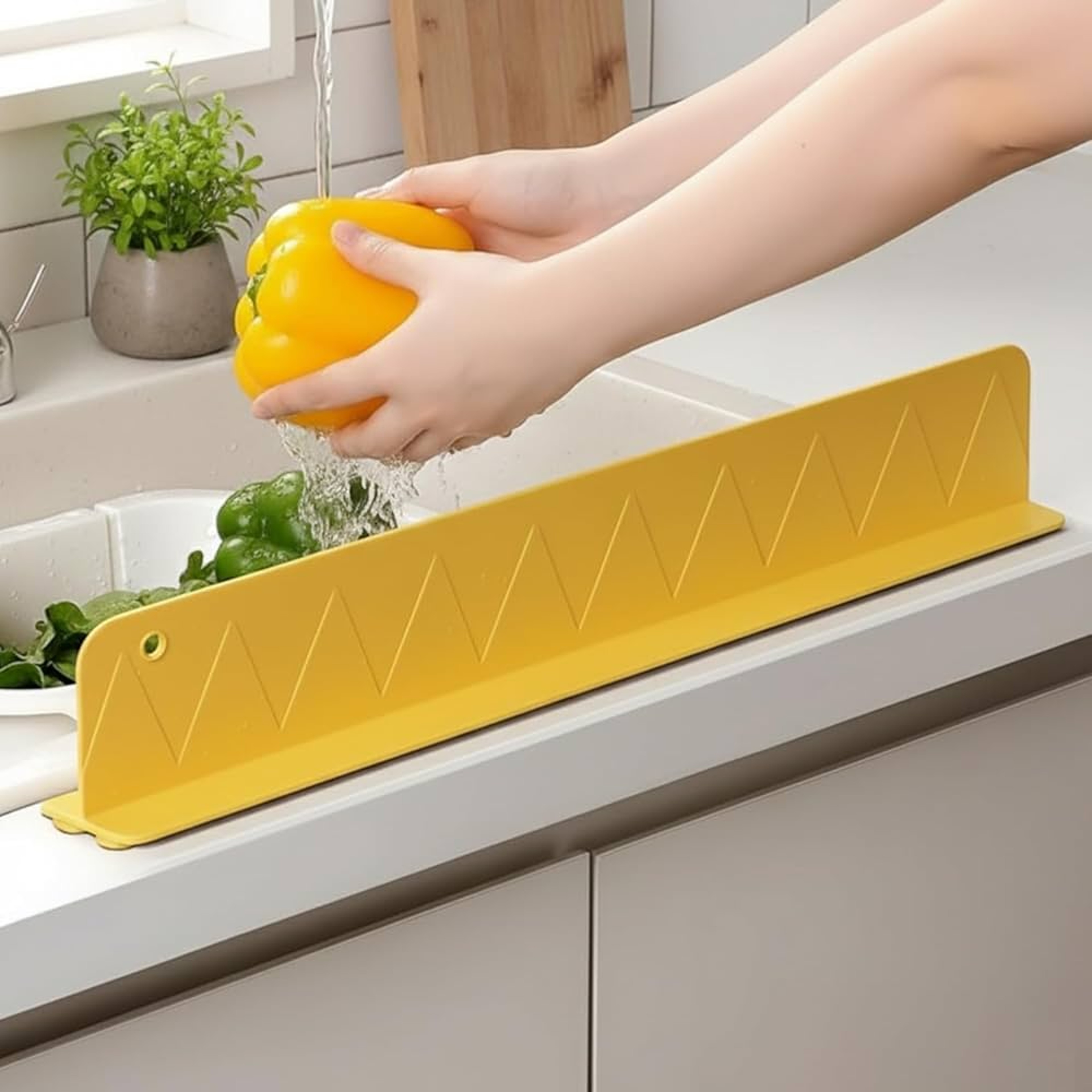 Silicone Sink Splash Guard Kitchen Baffle Water Protector 1