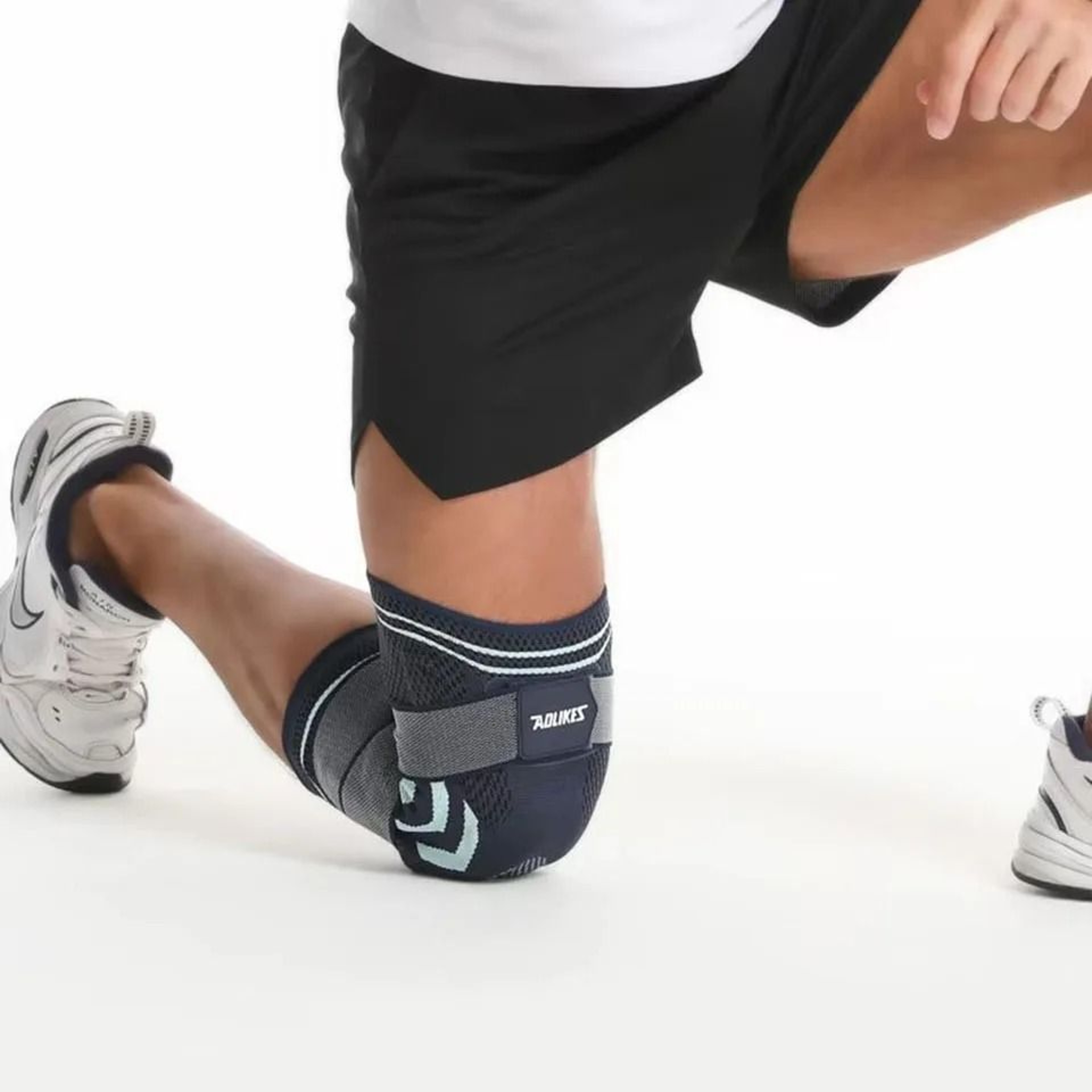 AOLIKES Adjustable Knee Brace With Compression Straps 6