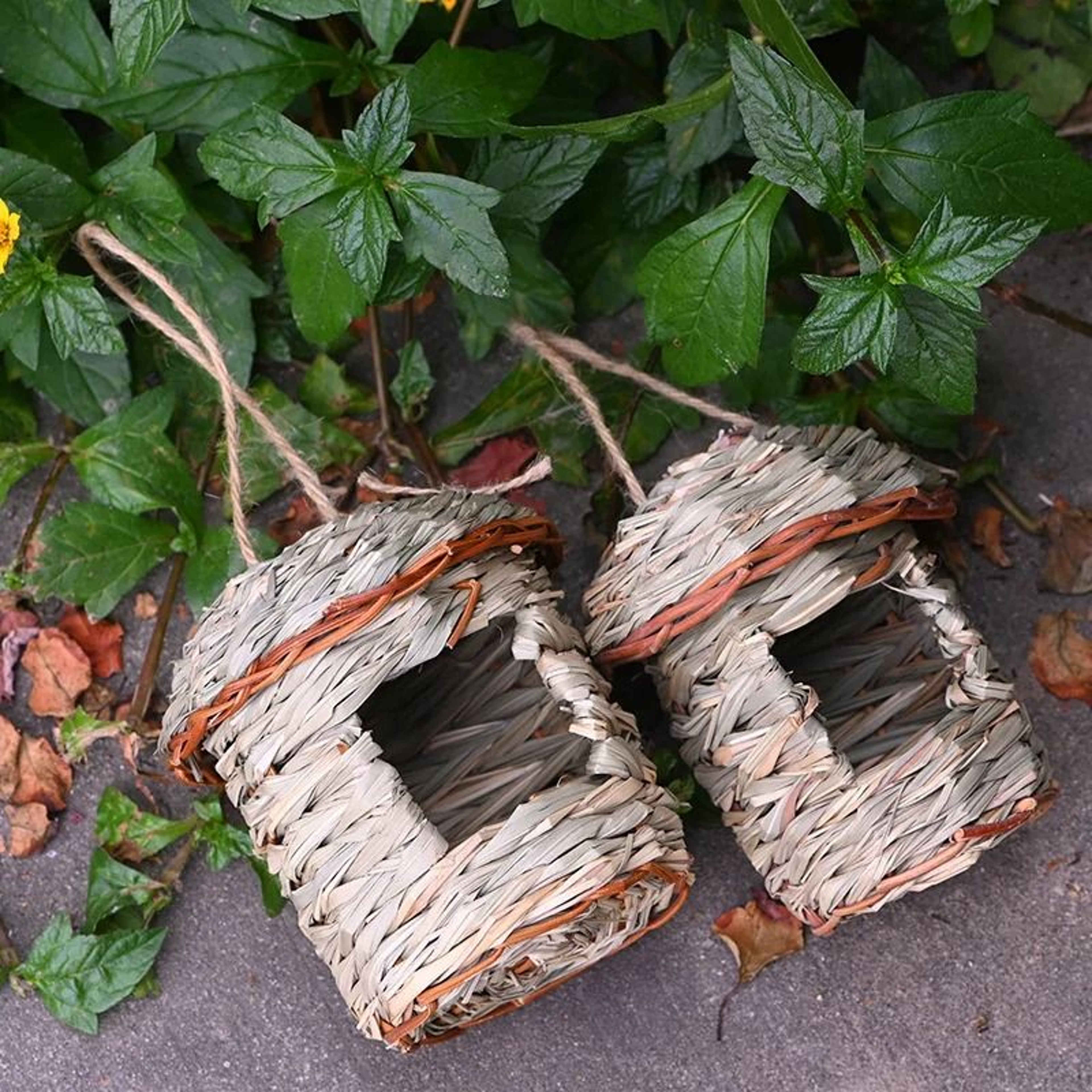 Handwoven Straw Hanging Bird Nest And Breeding Hut 3