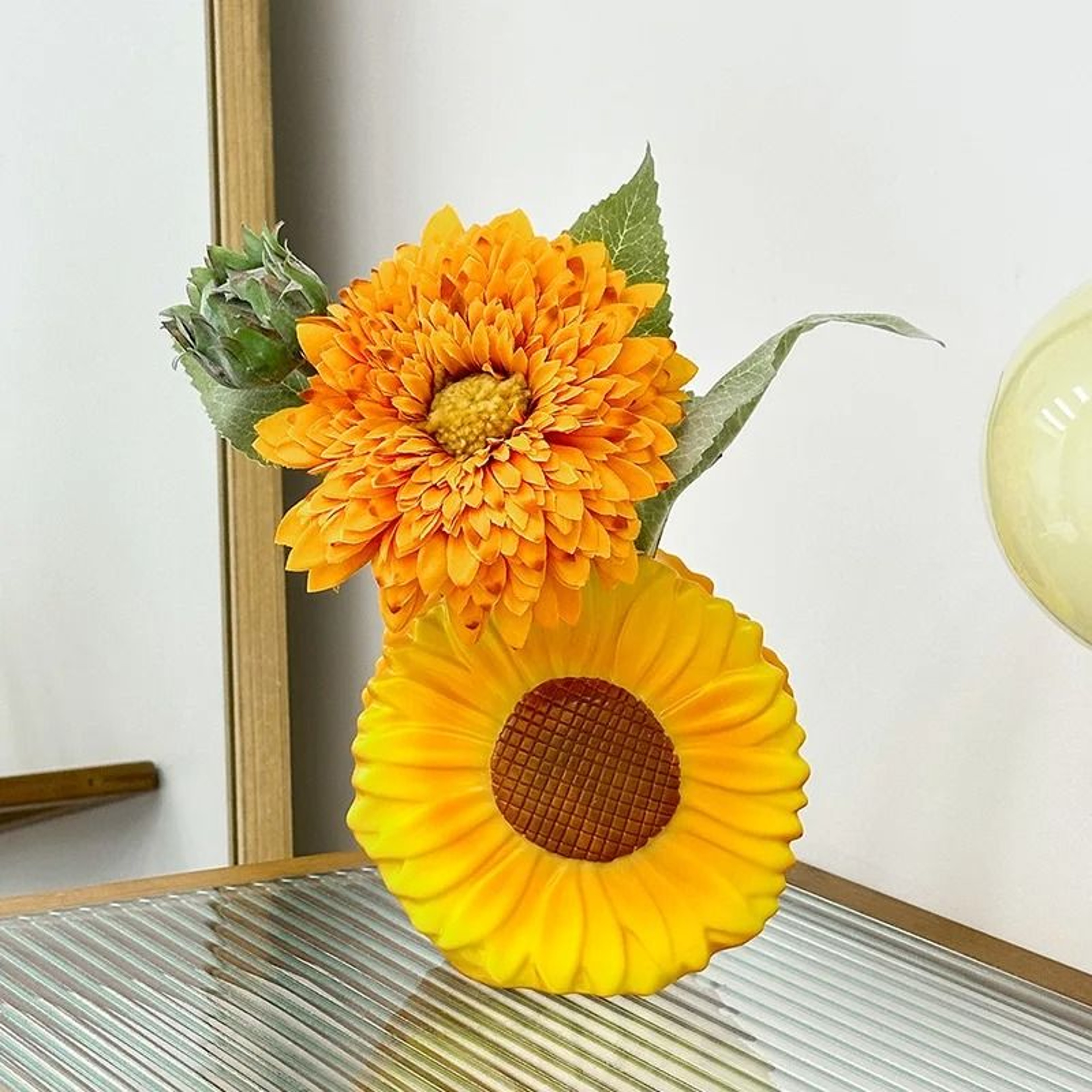 Handmade Sunflower Shaped Decorative Vase For Cheerful Tabletop Flower Arrangements 3