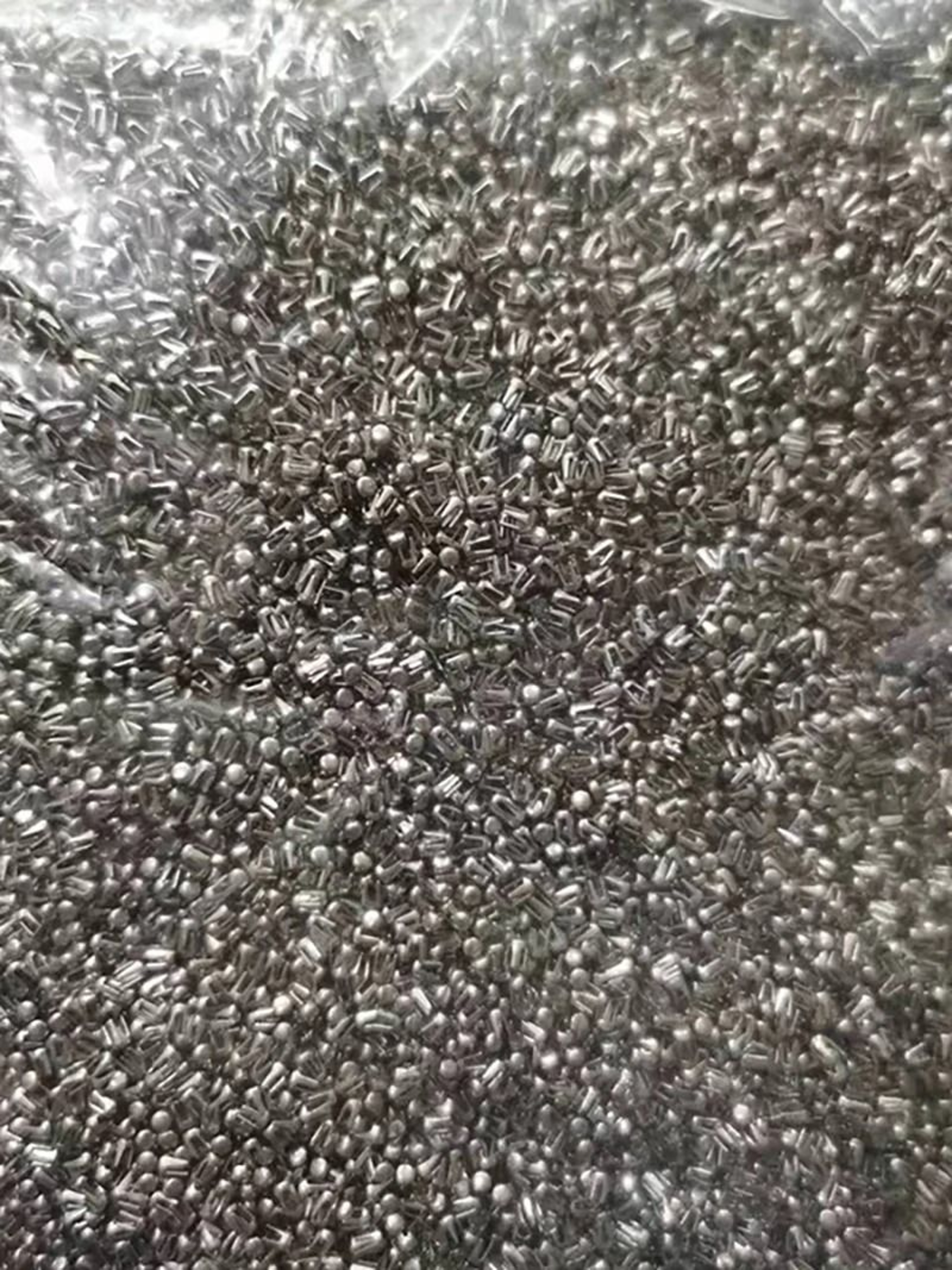 Stainless Steel Four Claw Pearl Rivets For Secure Clothing Embellishment Projects 4