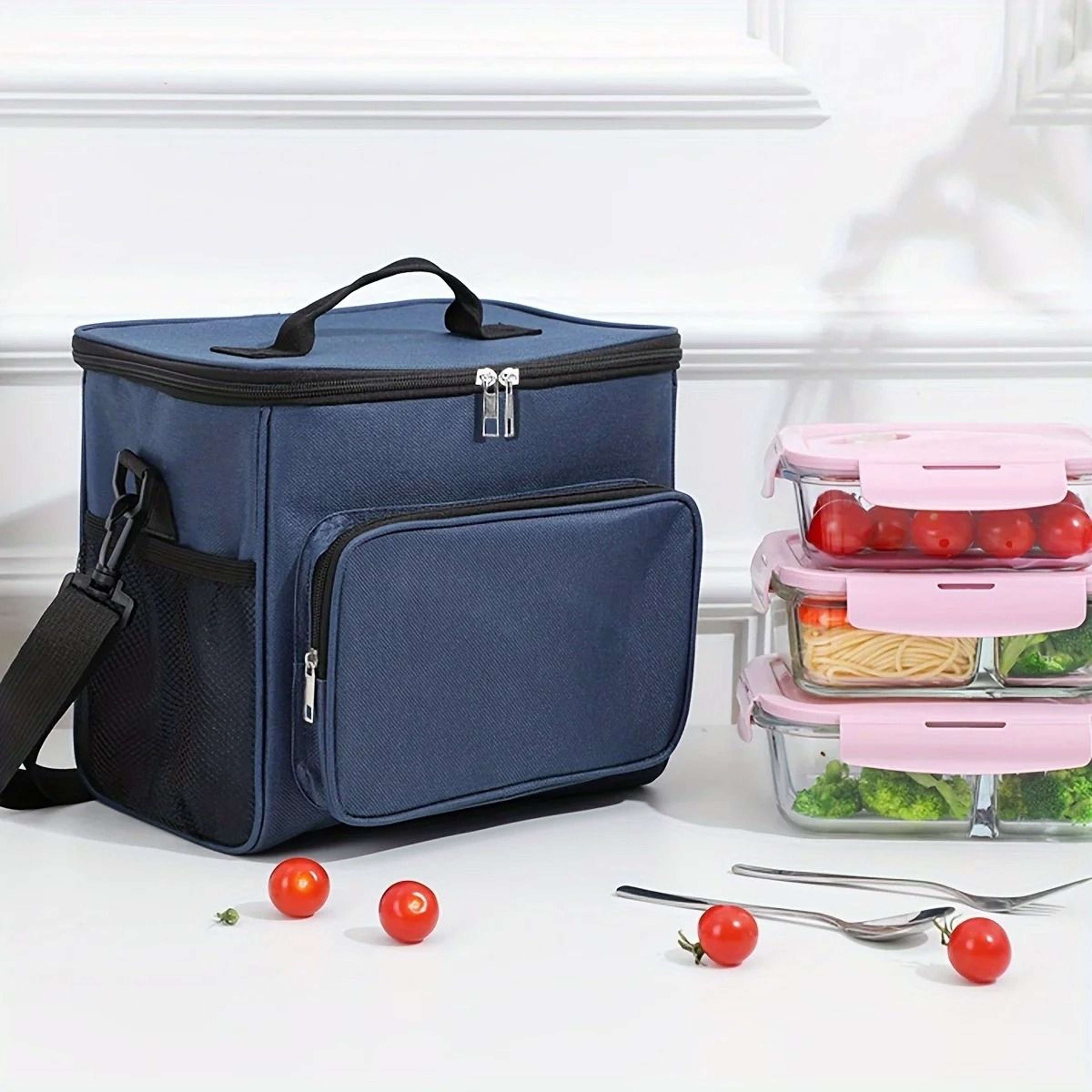 Large Insulated Reusable Lunch Bag With Adjustable Shoulder Strap 2
