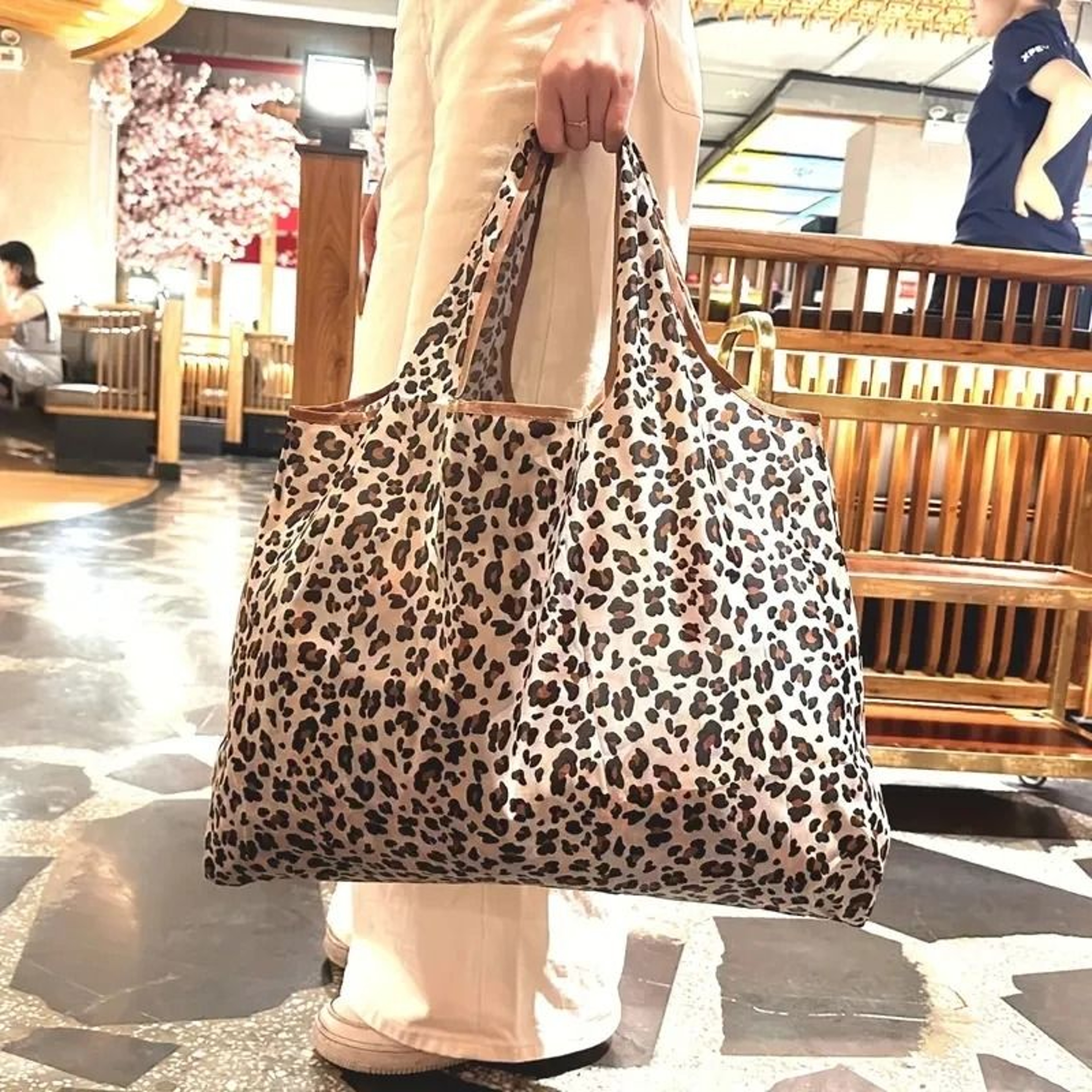 Large Foldable Leopard Print Shopping Tote For Stylish Everyday Carry 0