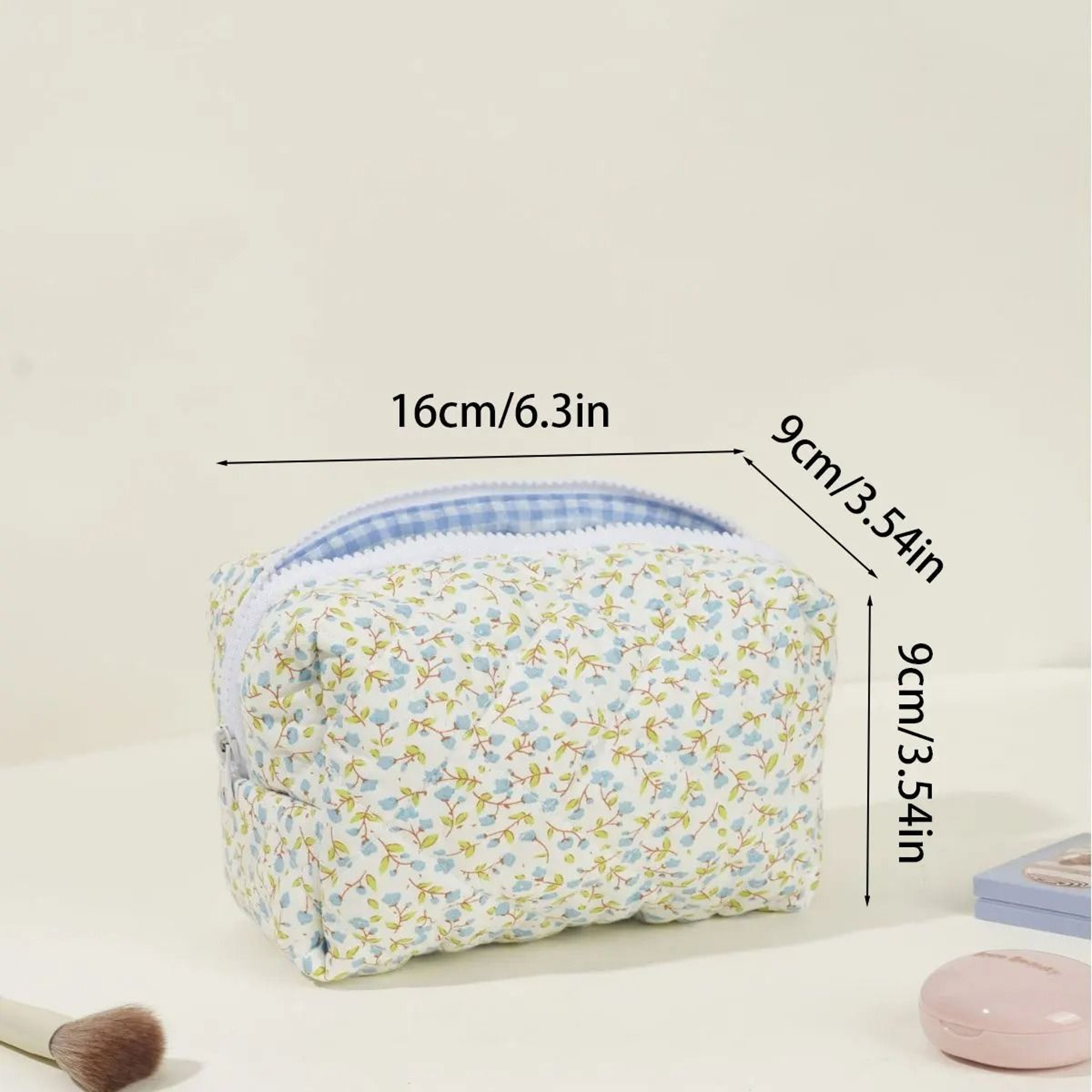 Large Capacity Cotton Floral Quilted Makeup Bag 5