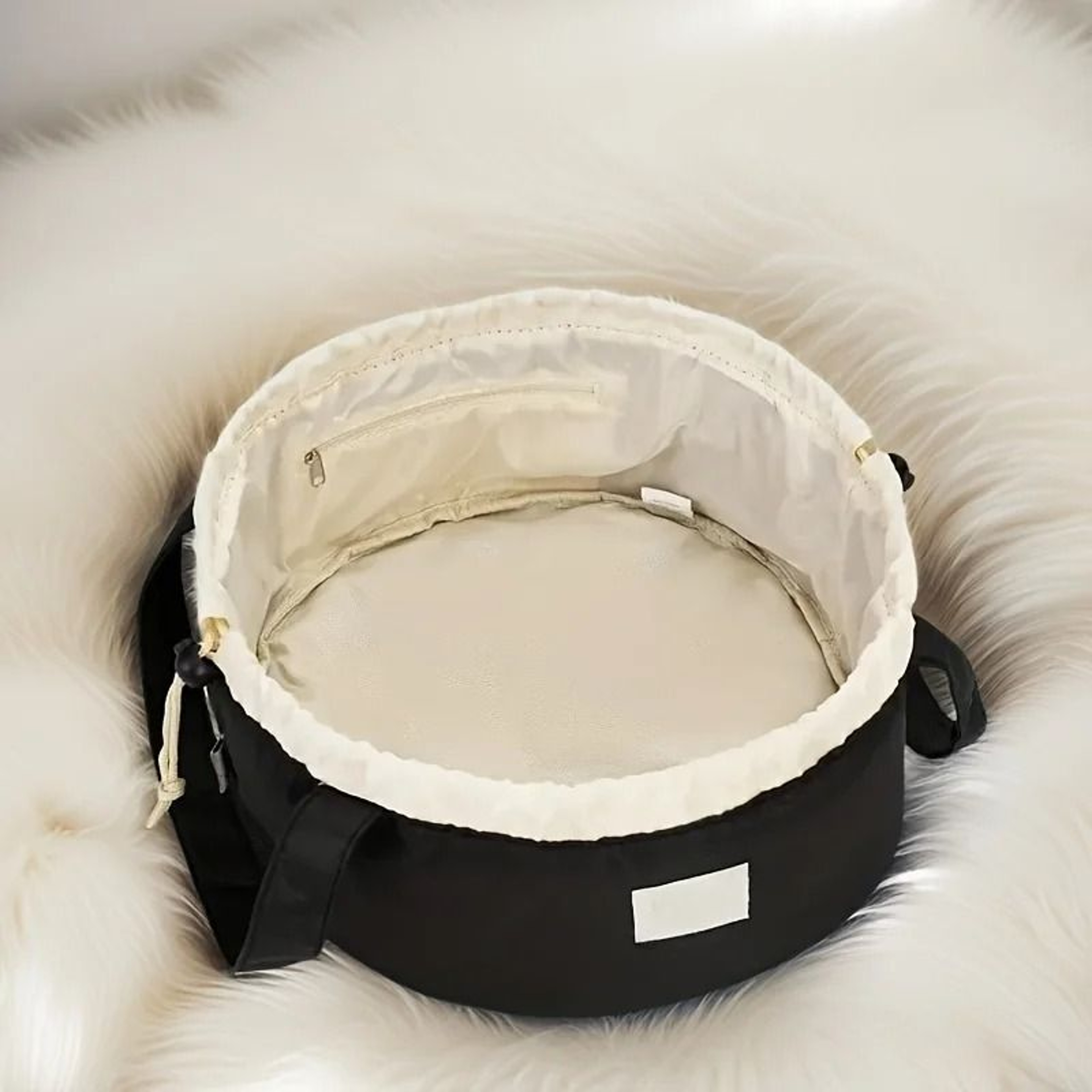 Large Capacity Drawstring Bucket Makeup Bag With Adjustable Strap And Storage Pockets 0