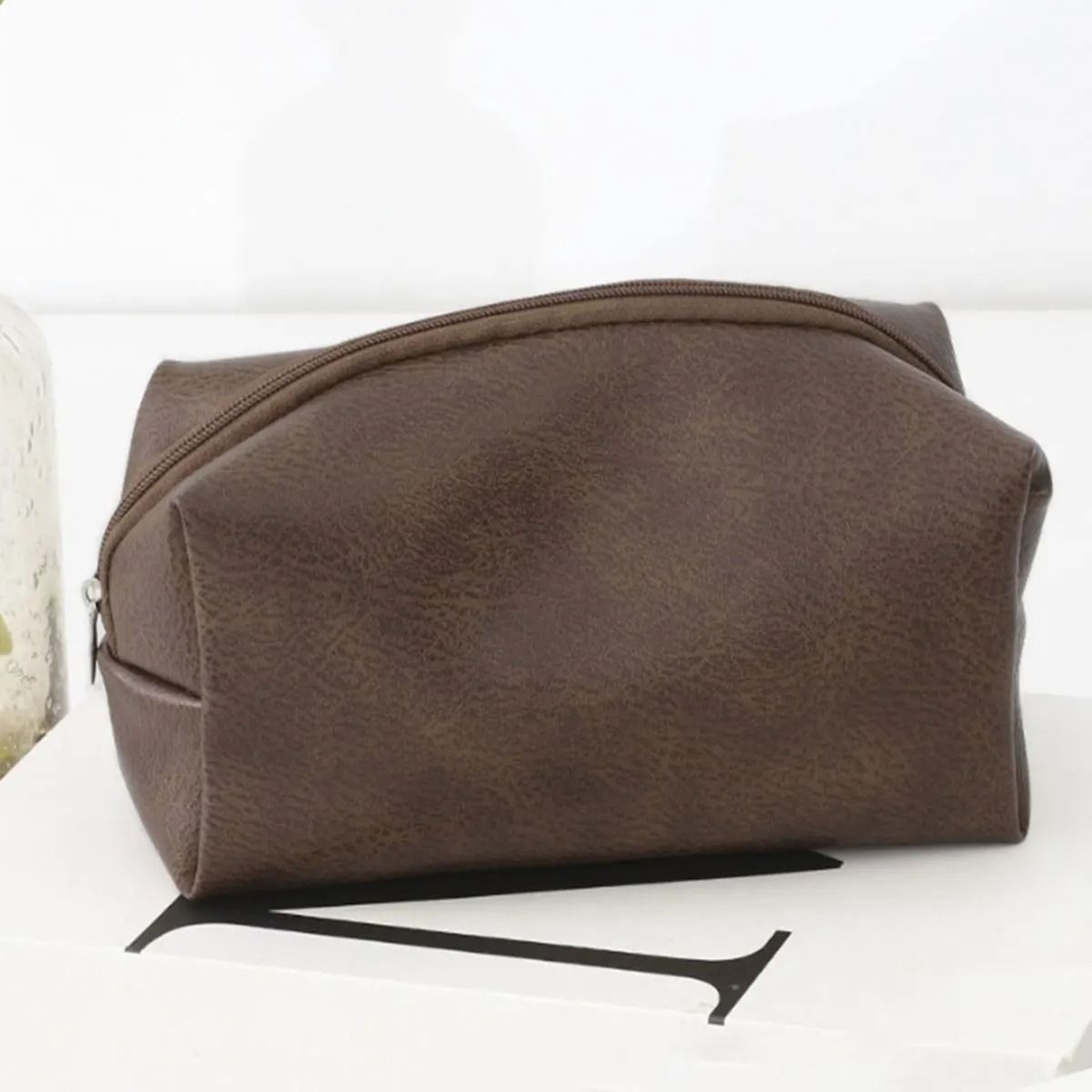 Large Capacity PU Makeup Bag With Portable Handle 2