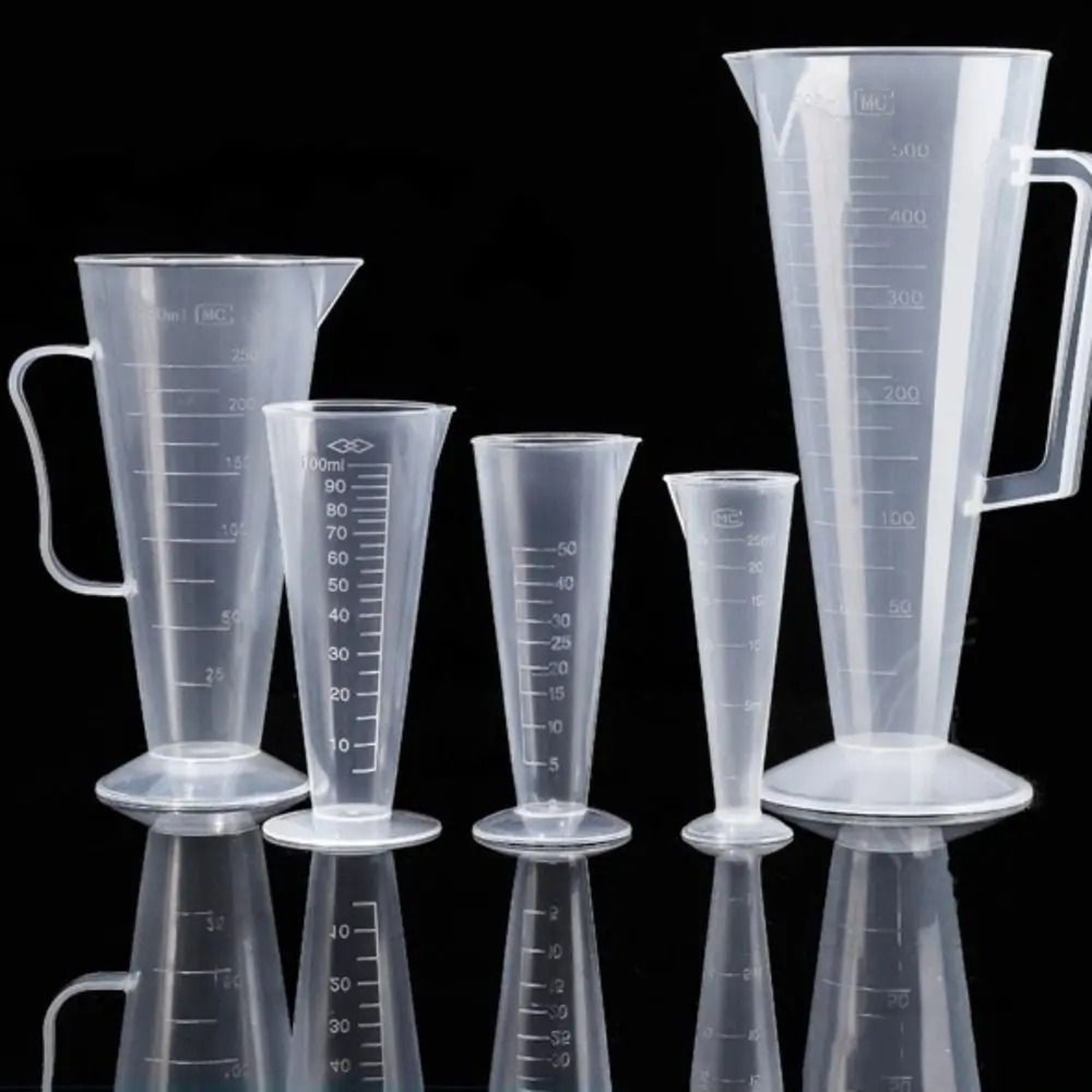 Stackable Triangular Plastic Liquid Measuring Cup 0