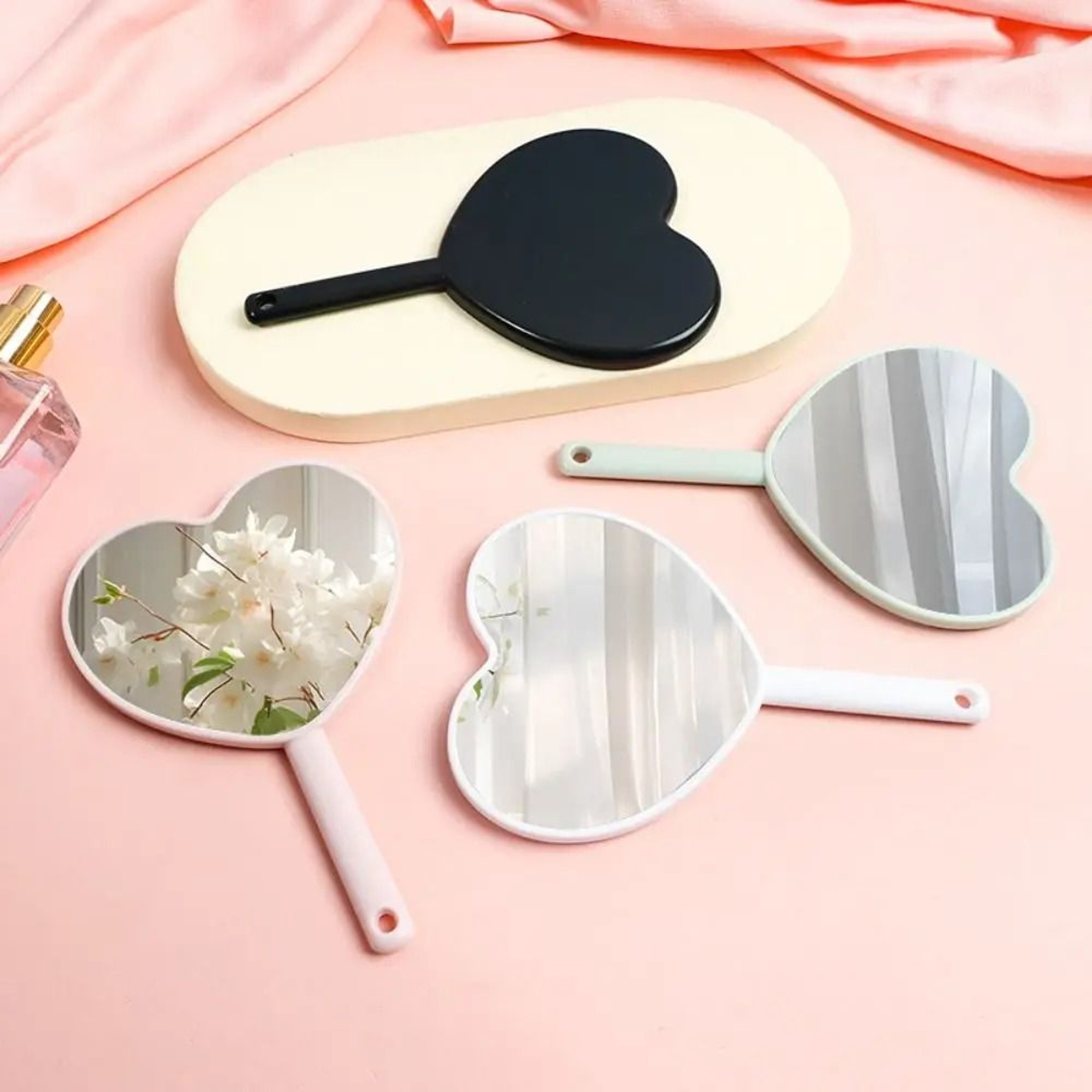 Sweet Heart Shaped Makeup MirrorMini He 8