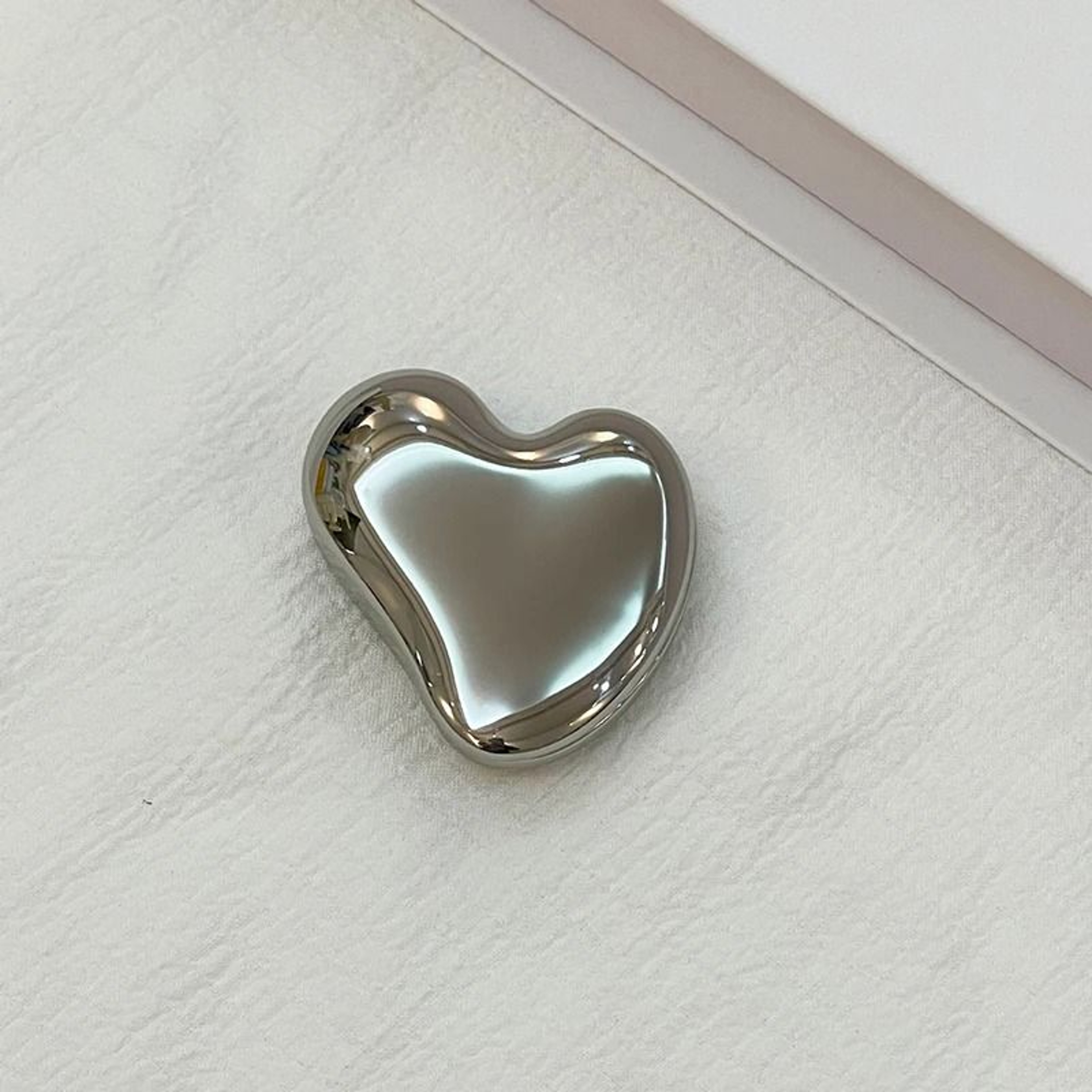 Cute Heart Shaped Rotating Makeup Mirror Portable Handheld Student Beauty Mirror 6