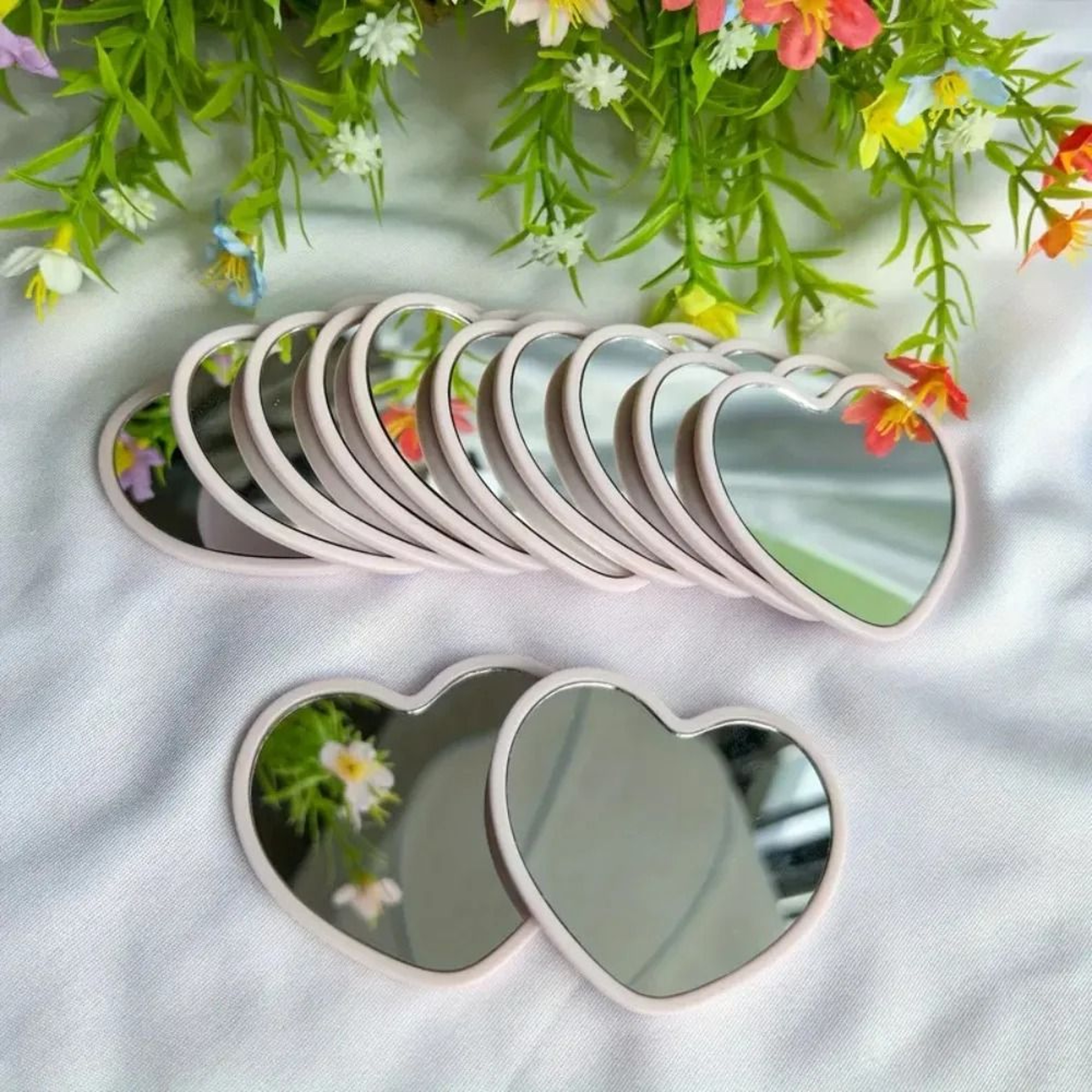 Heart Shaped Pocket Mirror Lightweight Portable Travel Makeup Mirror 4