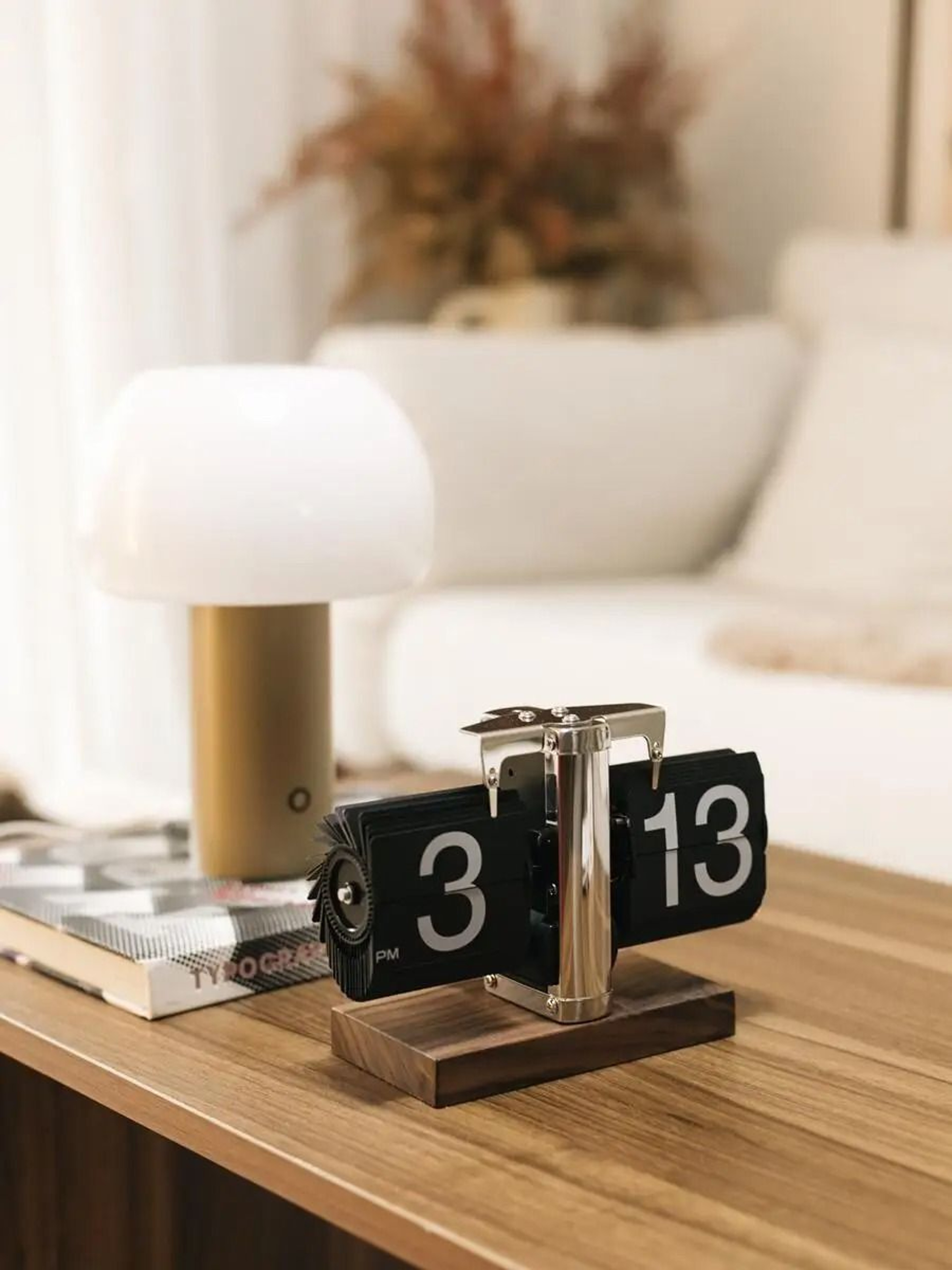 Vintage Automatic Flip Down Desk Clock Retro Mechanical Table Clock 12