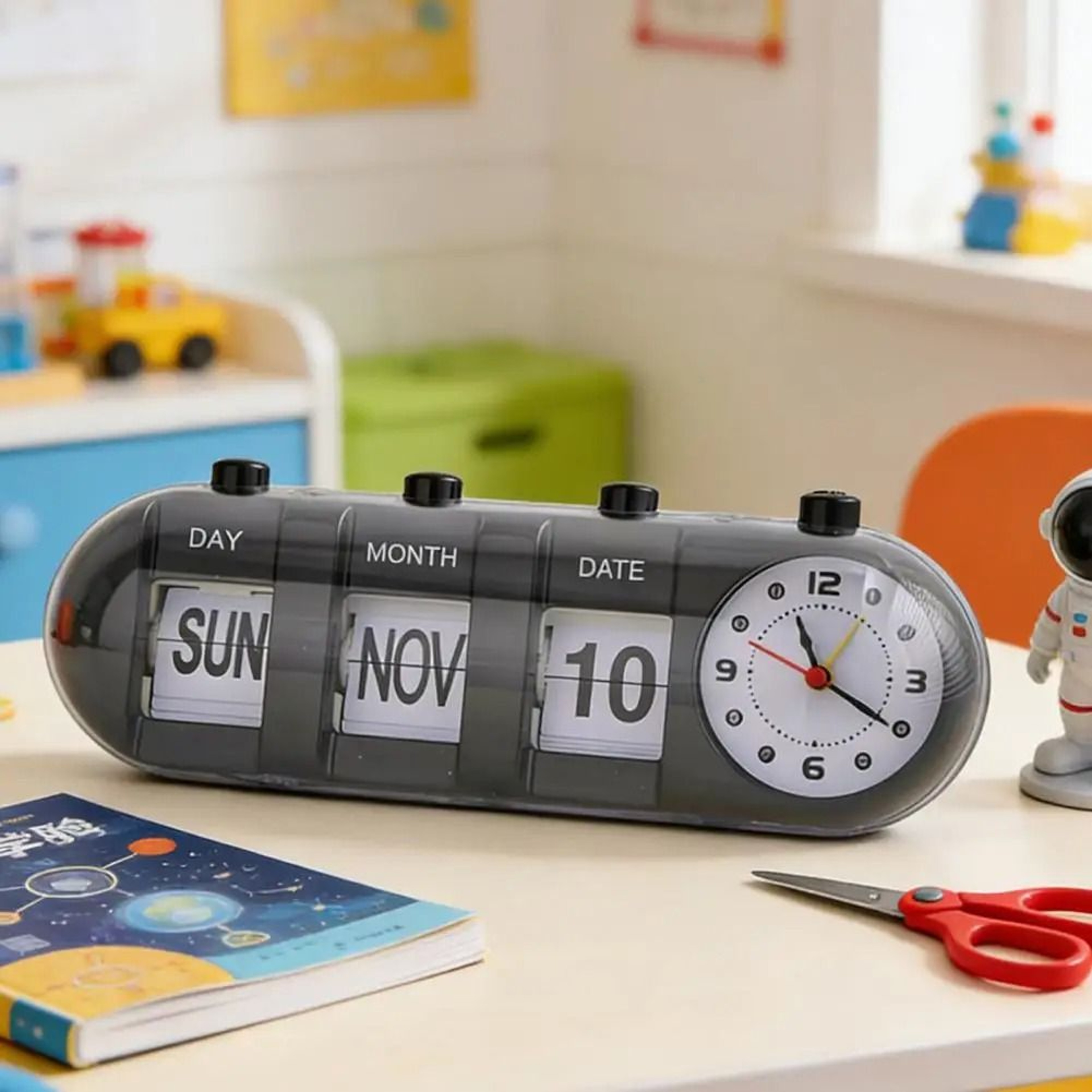 Nordic Flip Calendar Clock With Manual Date Display 3