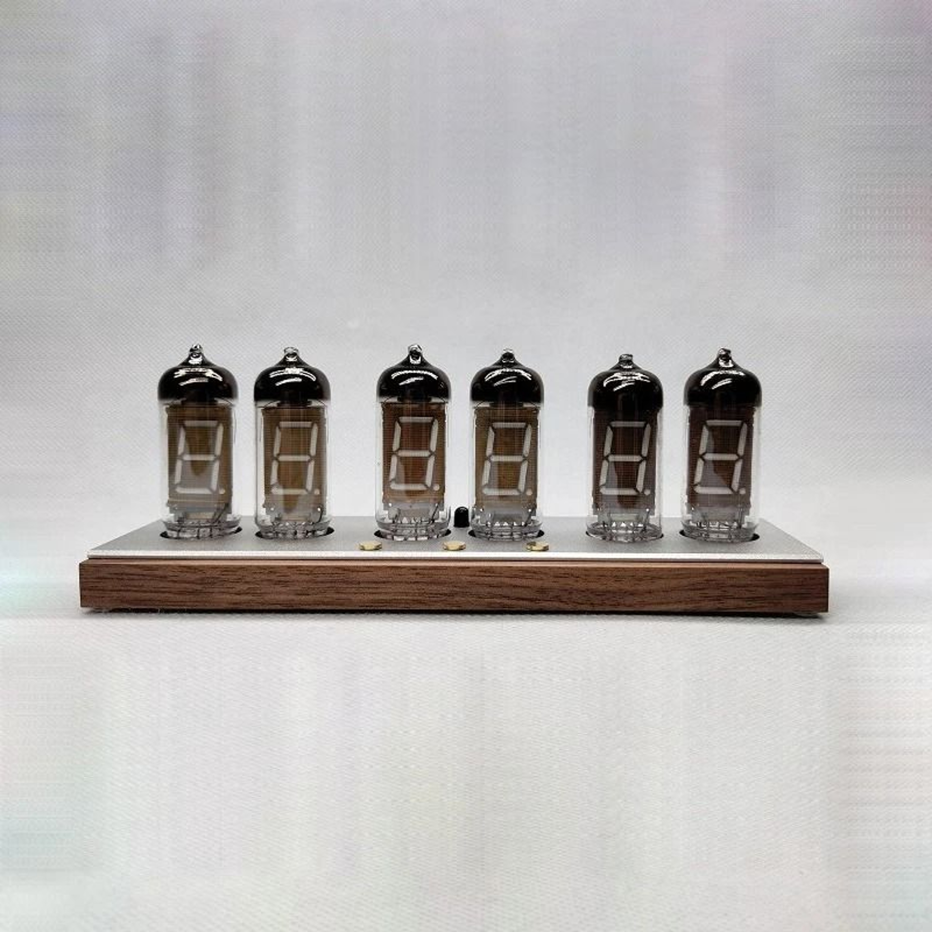 IV11 VFD Tube Clock With LED Backlight And Retro Wood Base 1