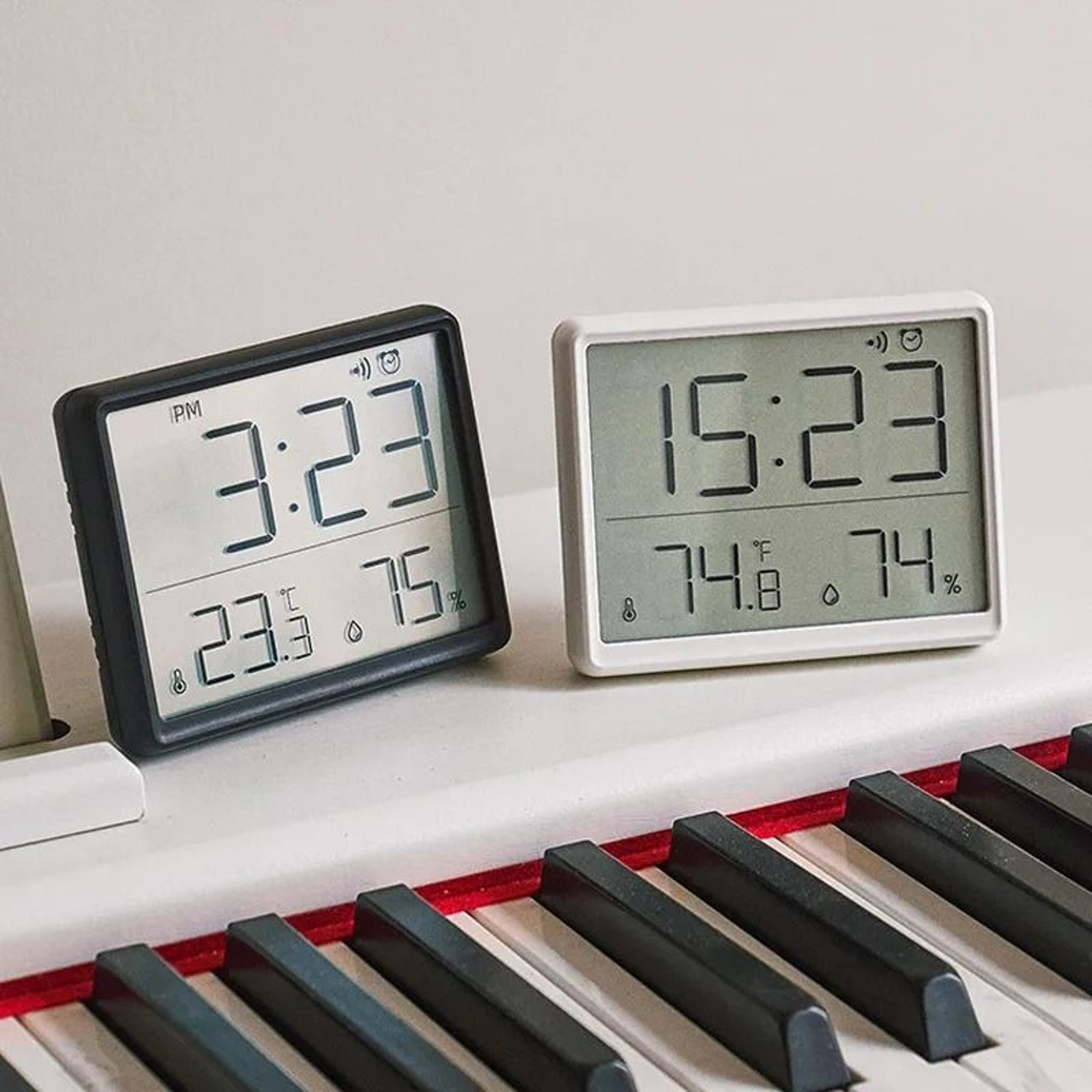 Digital Temperature Hygrometer Clock With Magnetic LCD Display 0