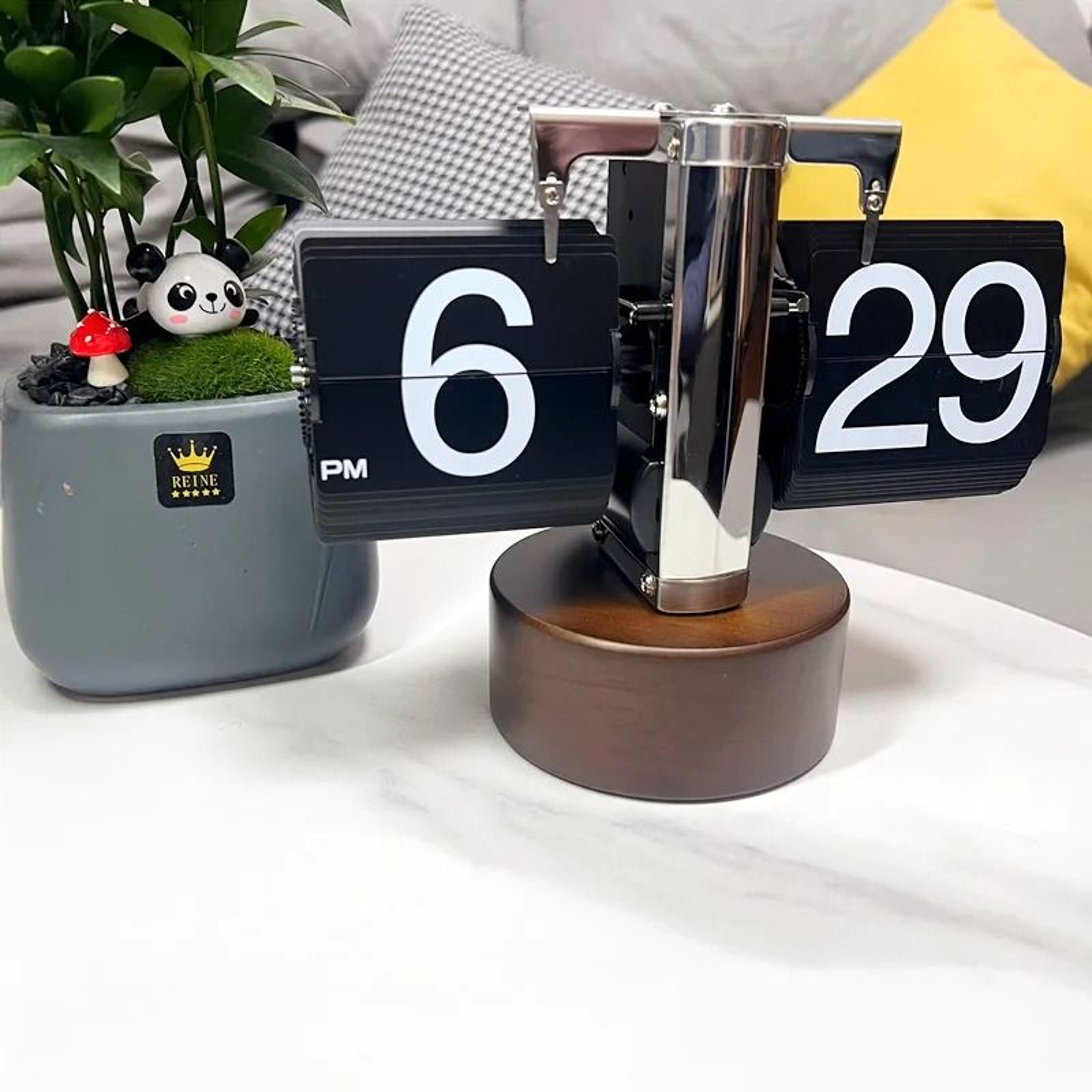 Vintage Automatic Flip Clock With Quartz Movement 3