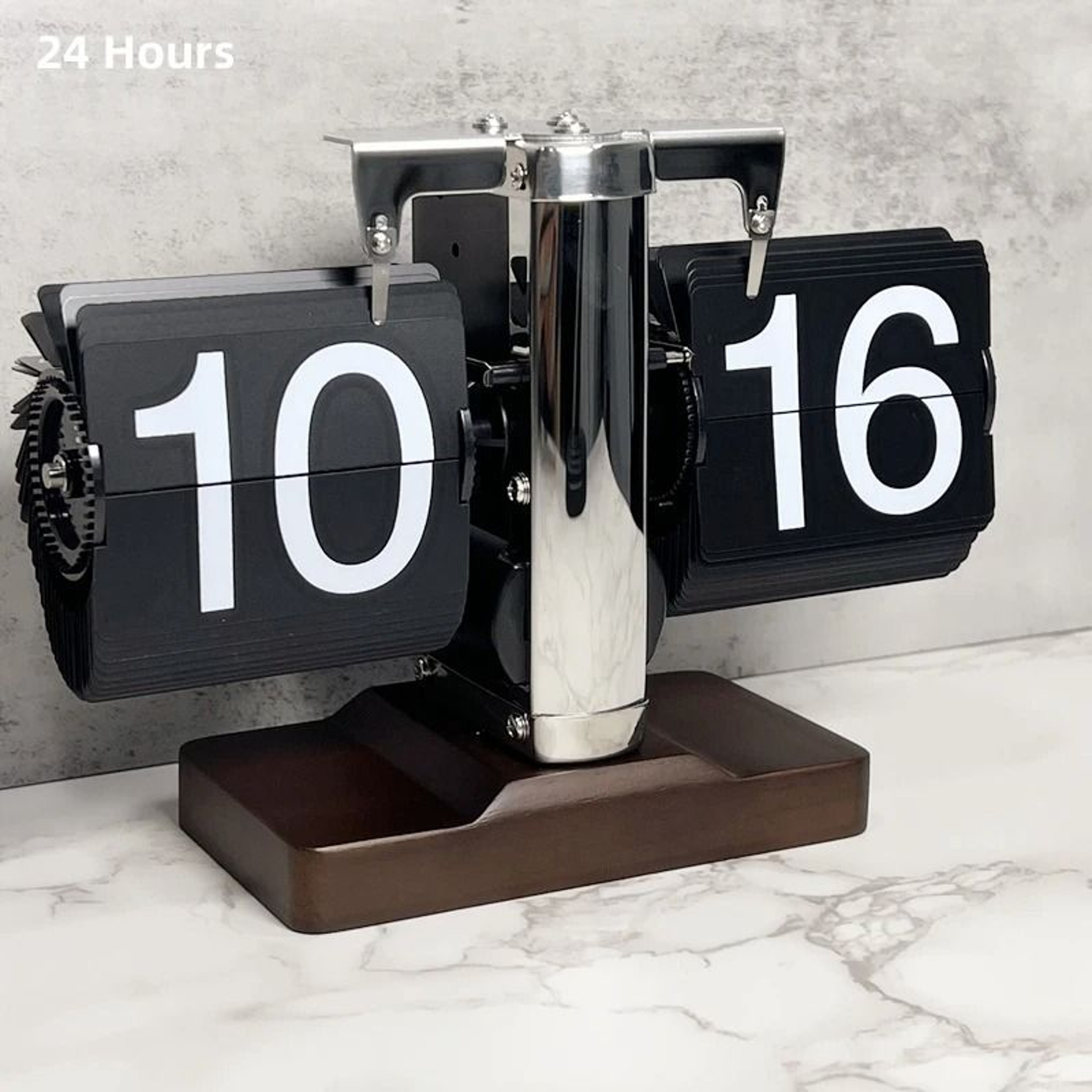 Vintage Automatic Flip Clock With Quartz Movement 2