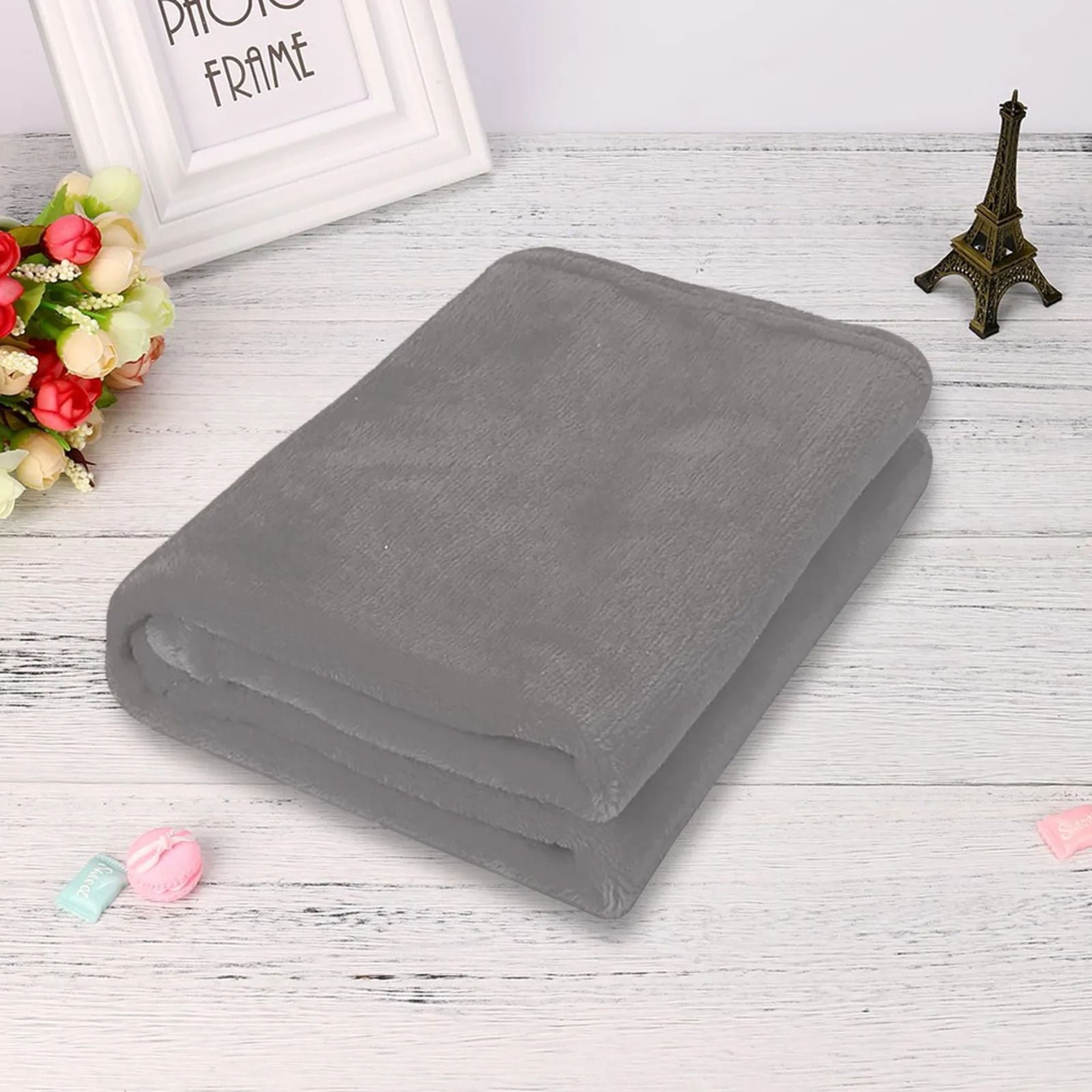 50 X 70 Cm Microfiber Fleece Throw Blanket Soft Warm Couch Blanket 1