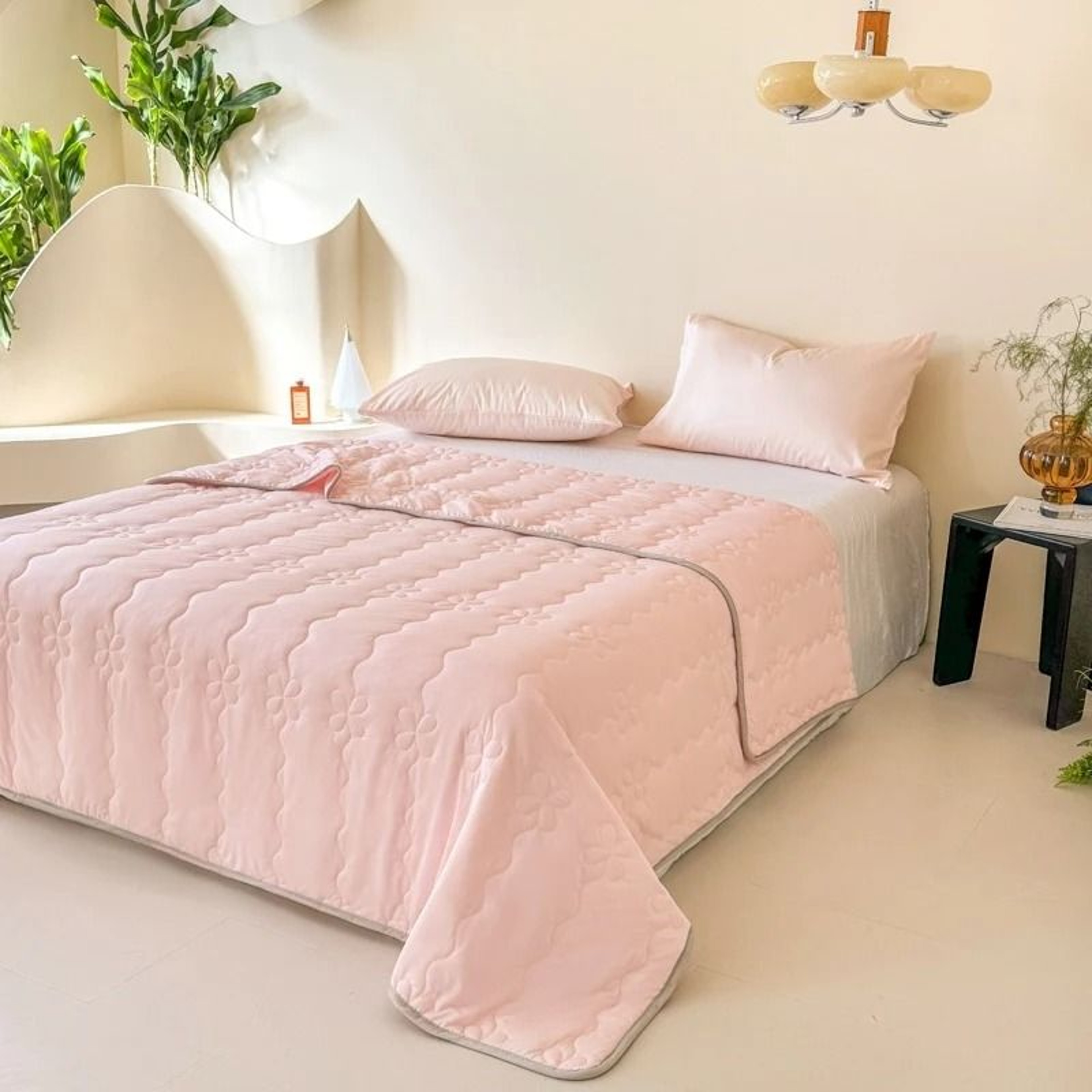 Pink Summer Cooling Blanket Lightweight Clover Quilted Comforter 0