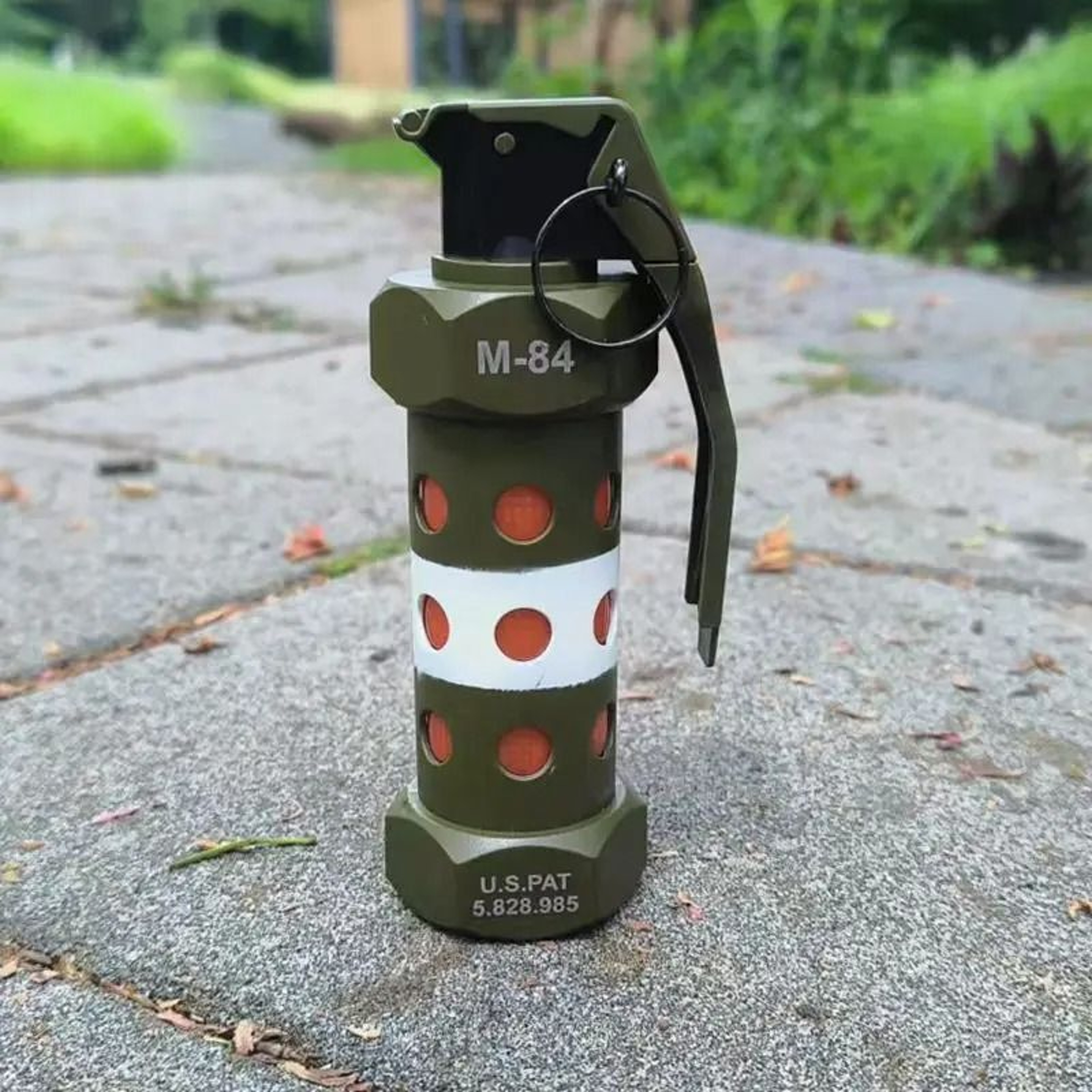 M84 Tactical LED Camping Light And Realistic Cosplay Prop 1