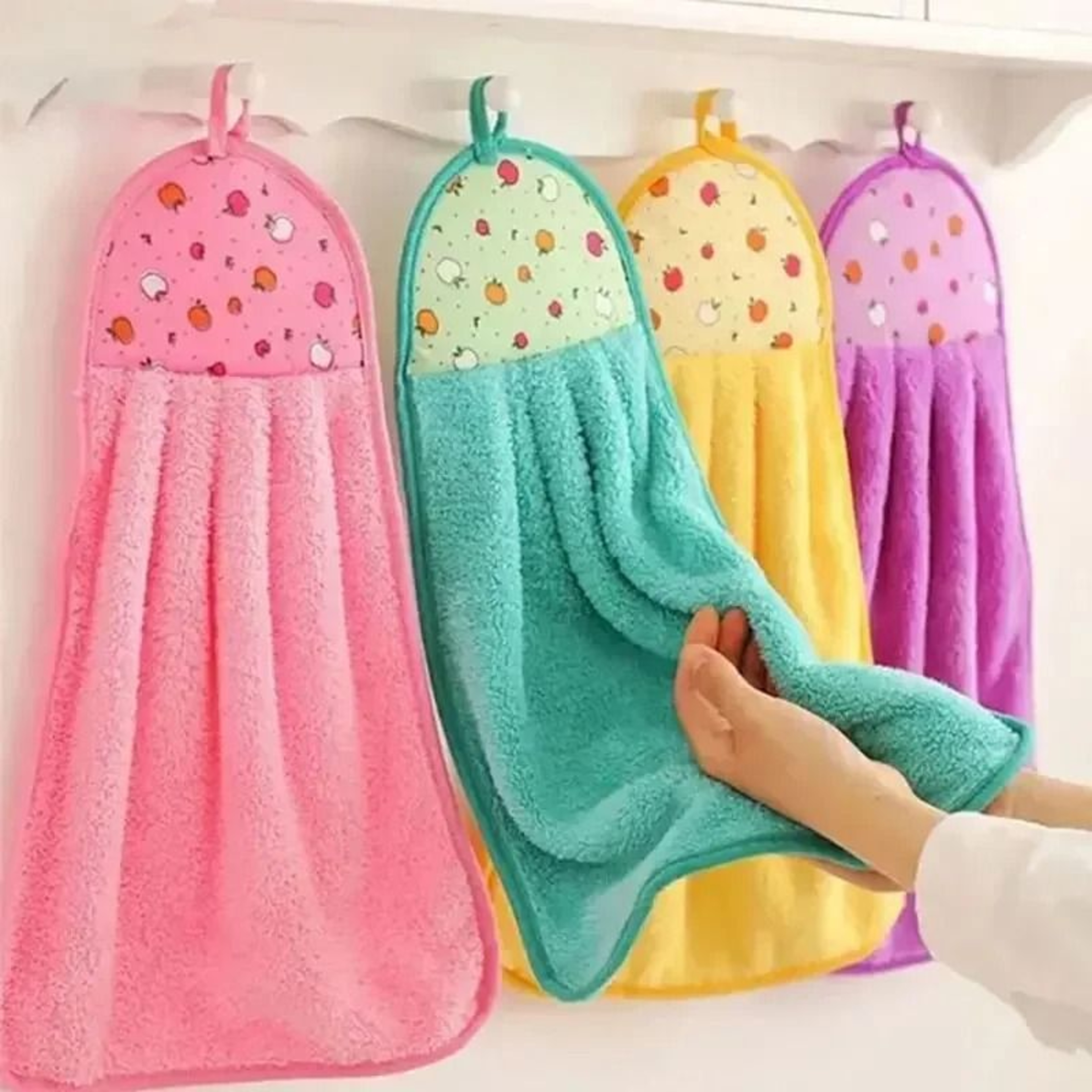 Soft Coral Velvet Hand Towel Absorbent Hanging Kitchen And Bathroom Cloth 0