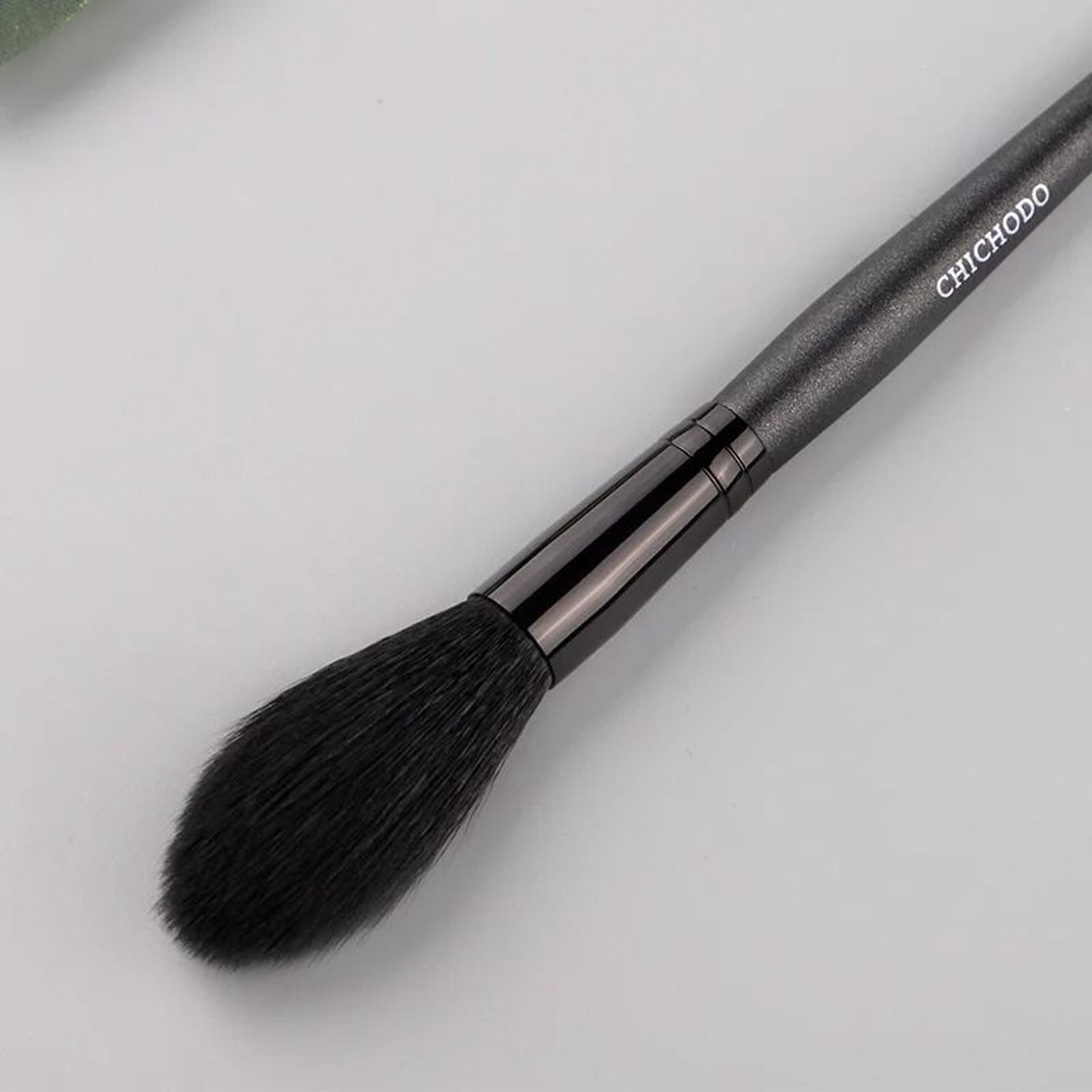 Professional Goat Hair Buffing Brush Wood Handle Blush Powder Contour Brush 3