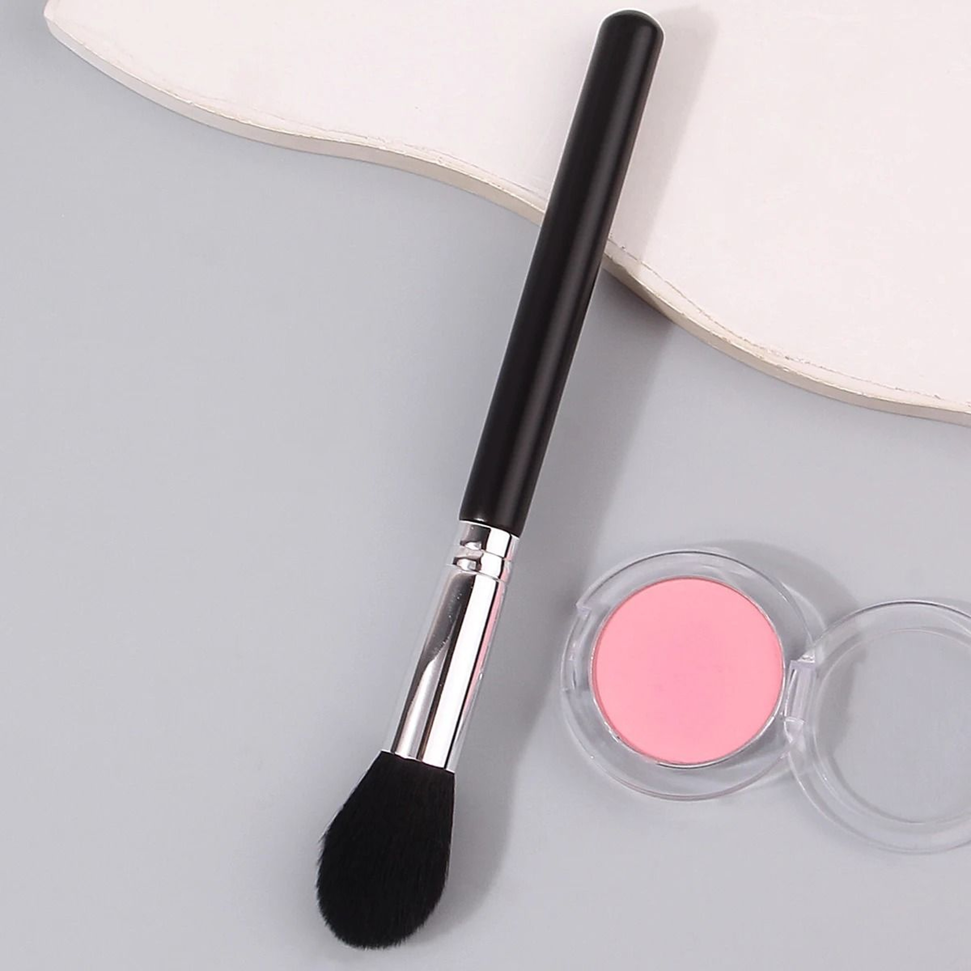 Professional Flame Highlighter Brush Soft Blush Contour Face Makeup Brush 3