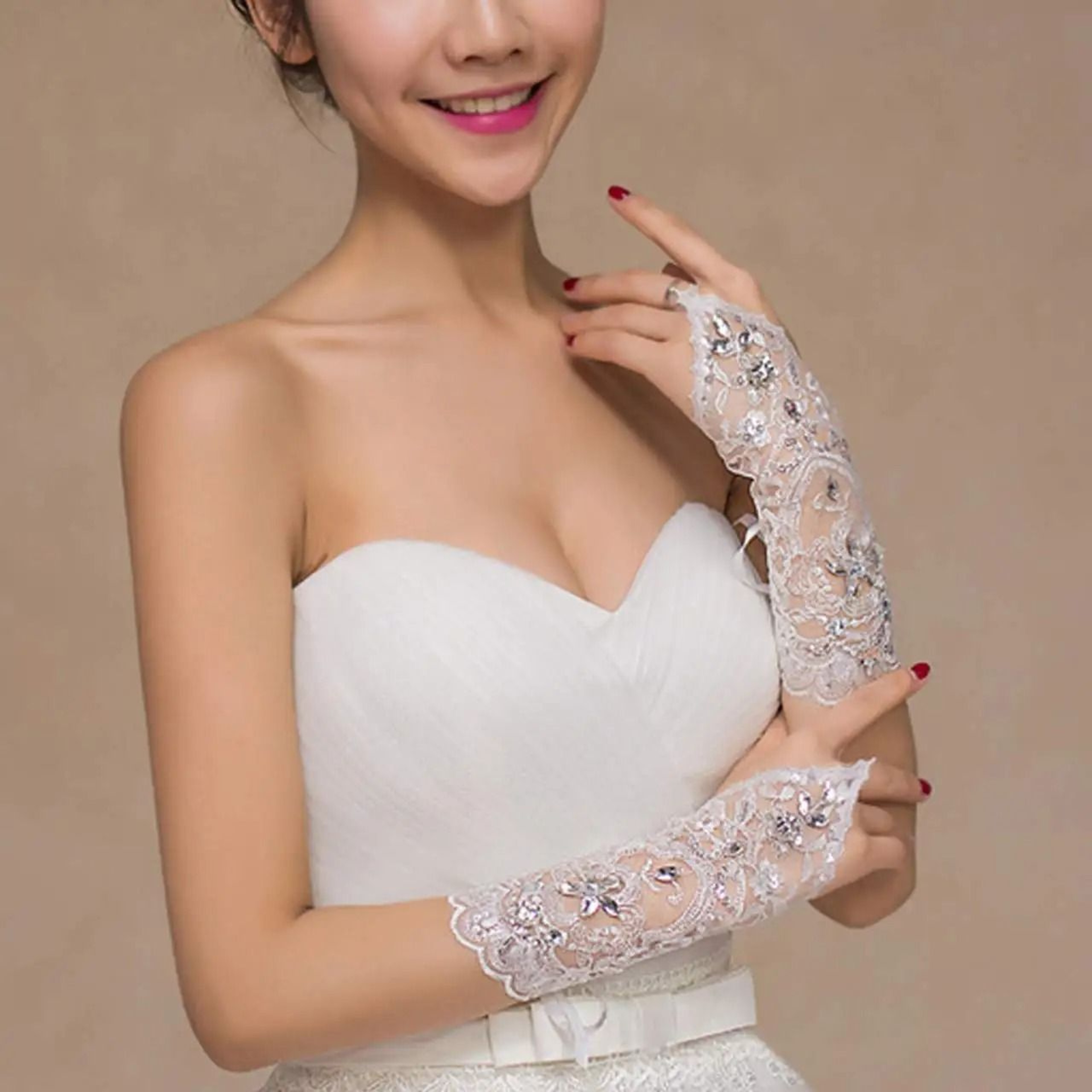 Womens White Lace Bridal Gloves Fingerless Crystal Sequin Wedding Gloves 4
