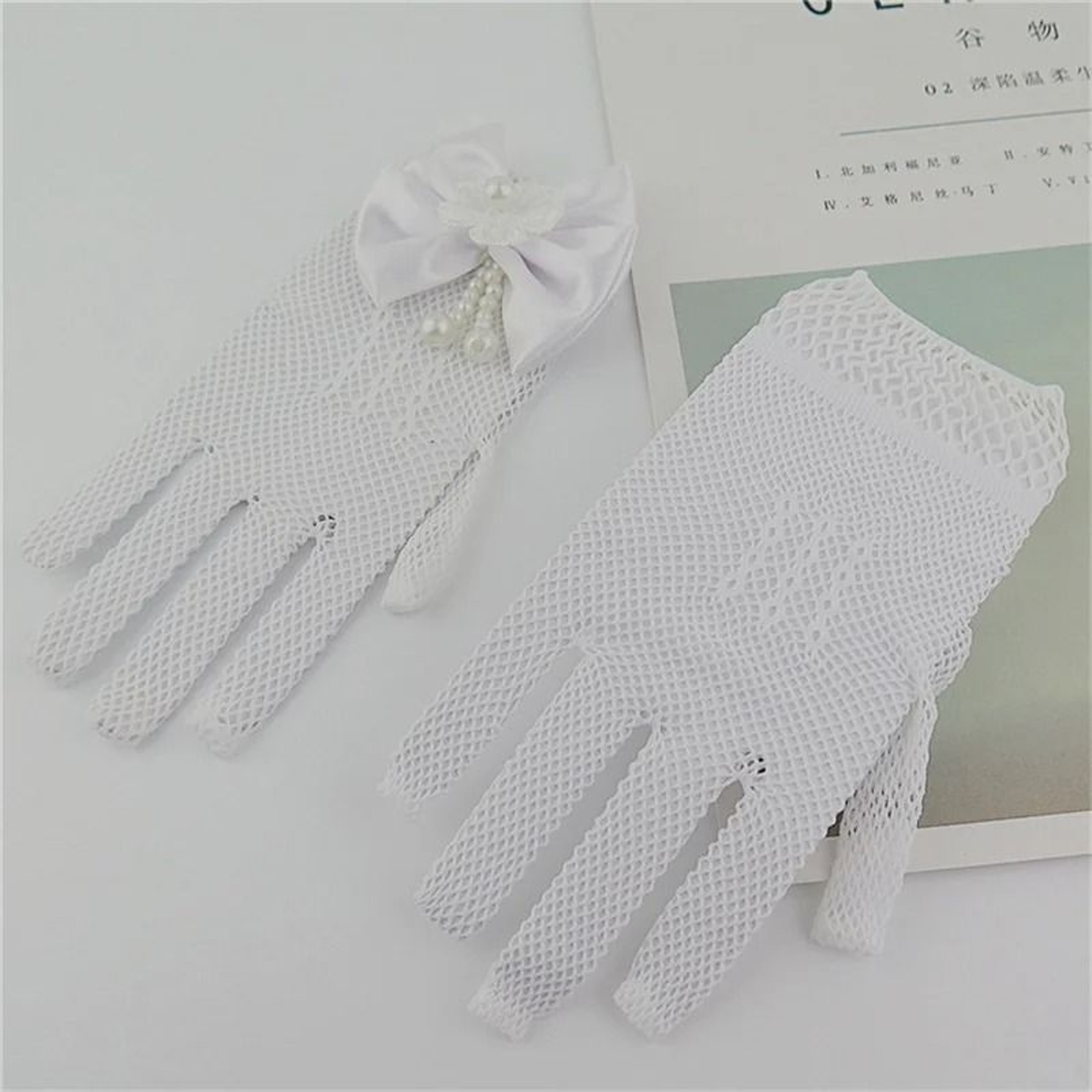 Girls White Lace Flower Girl Gloves Faux Pearl Bow Communion Gloves 9