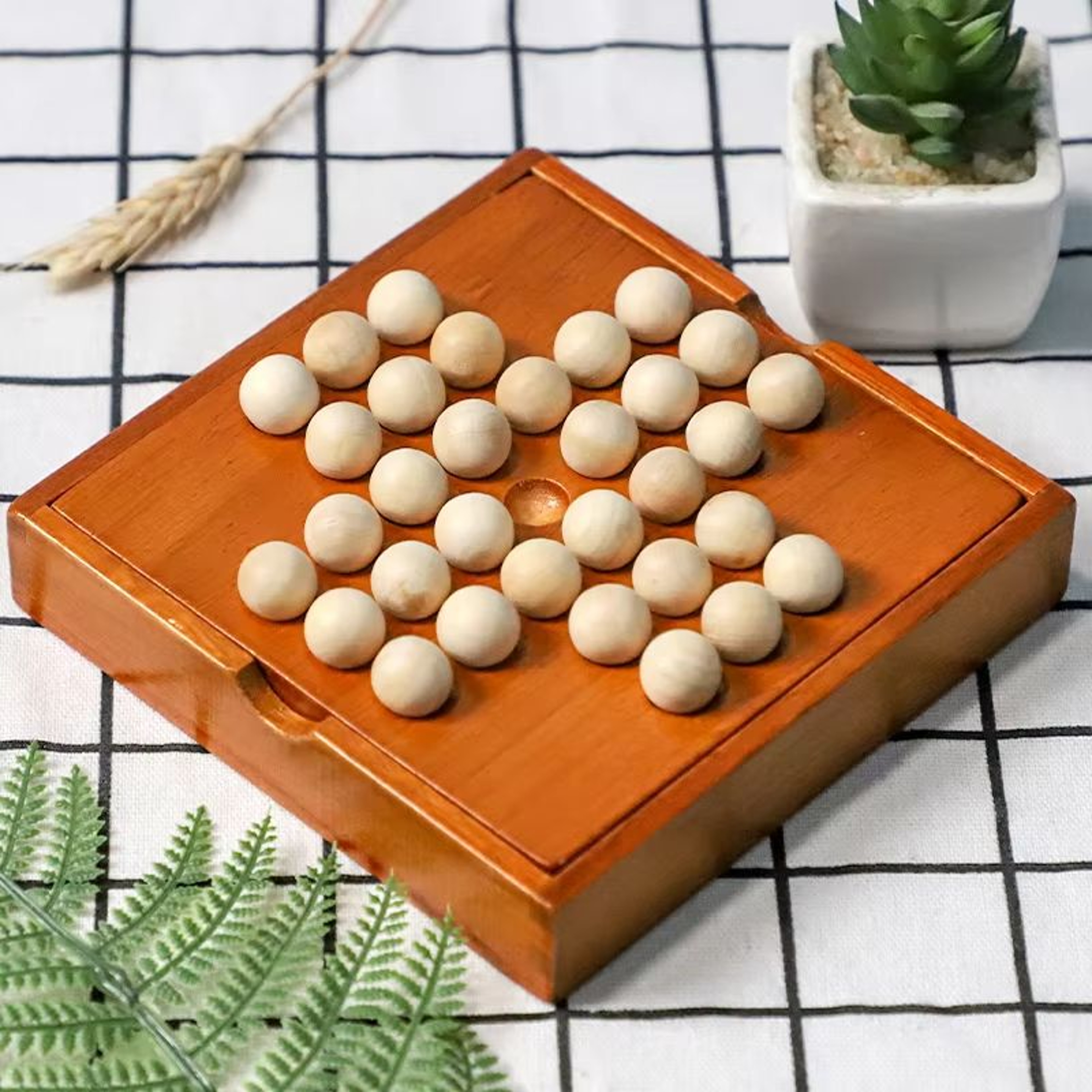 Wooden Peg Solitaire Board Game SinglePlayer Diamond Puzzle For Focus  Logic 0
