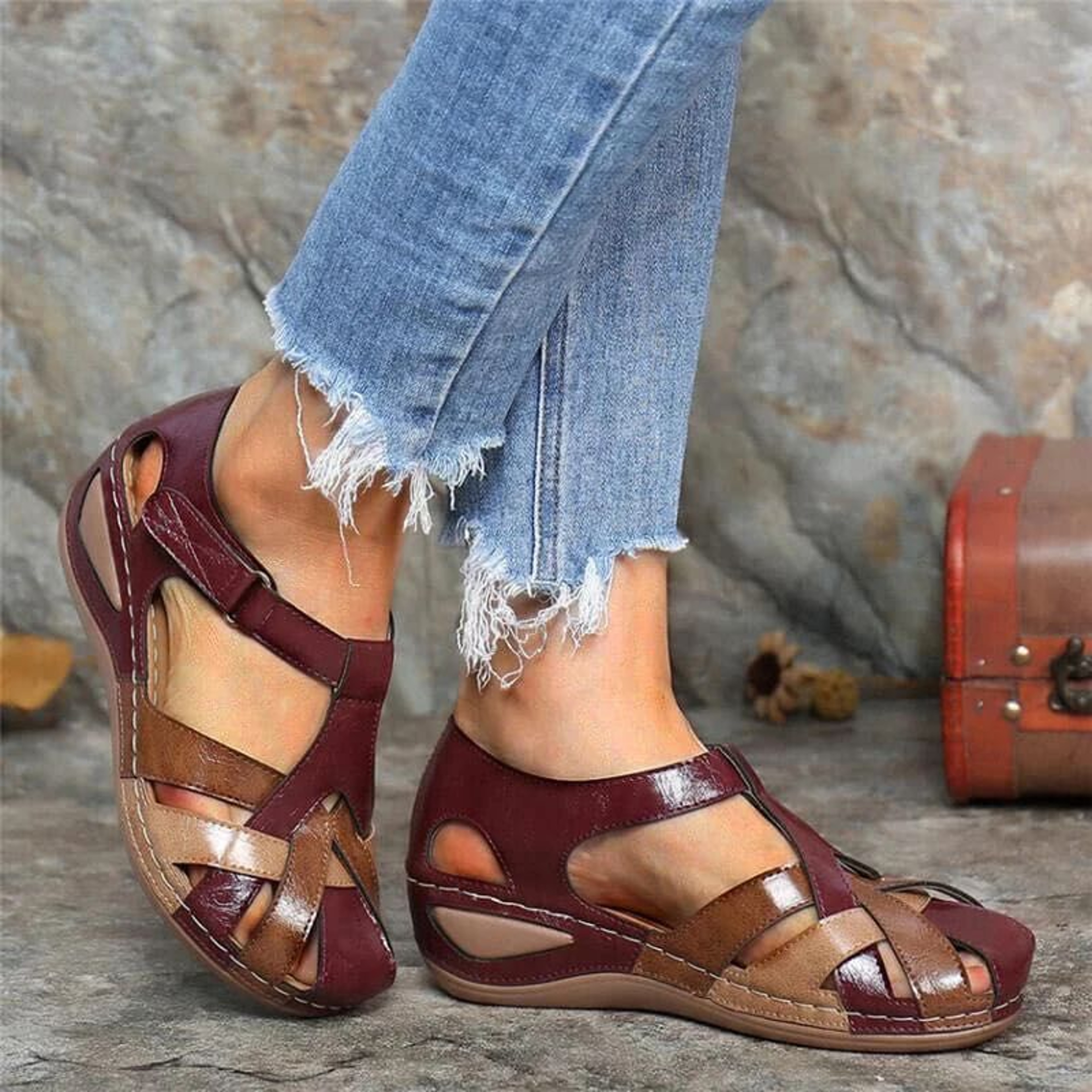 Women Lightweight Summer Sandals  Comfortable Casual Beach Shoes For Indoor  Outdoor Wear 1