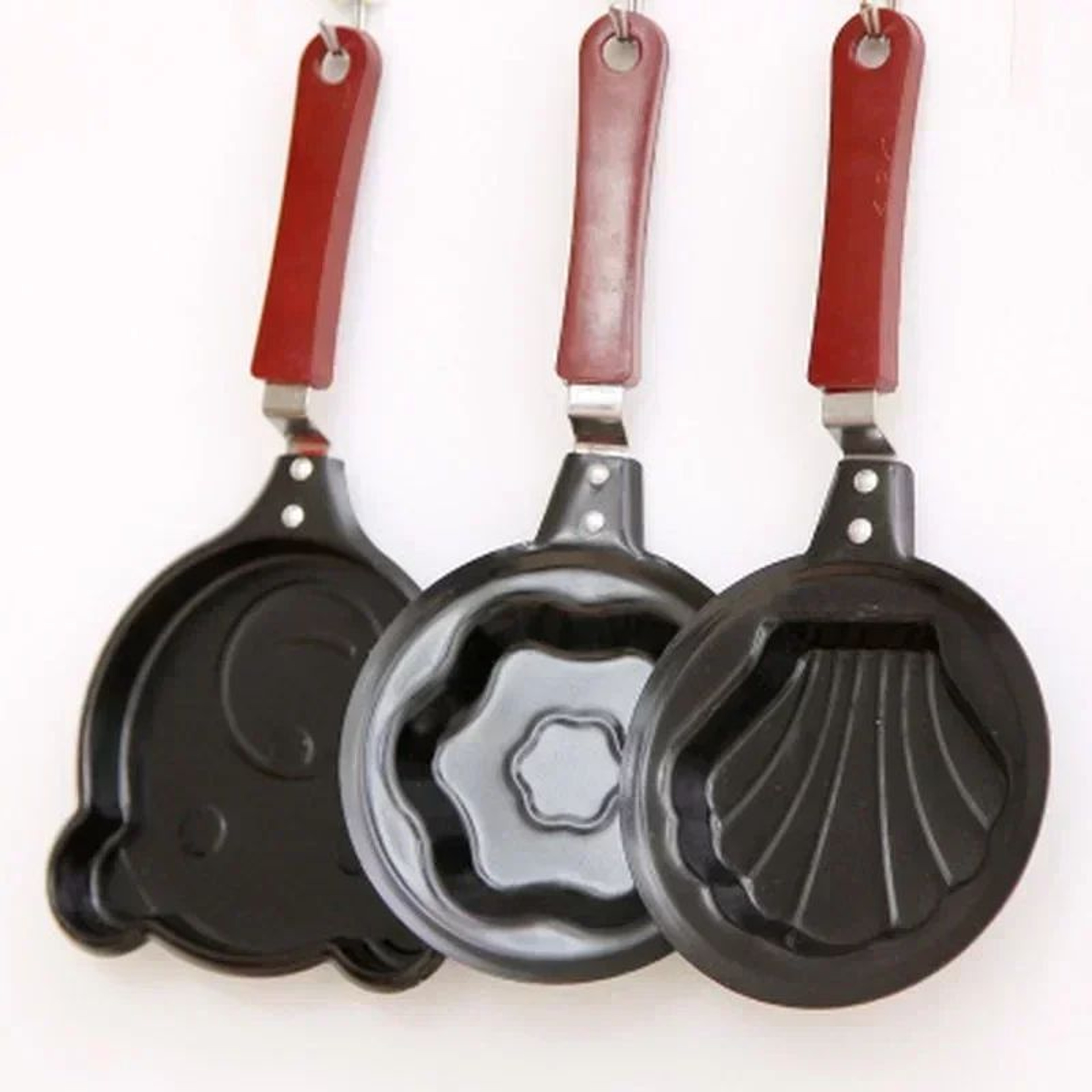 Mini HeartShaped Egg Fry Pan  Cast Iron Omelette  Pancake Breakfast Pan 2