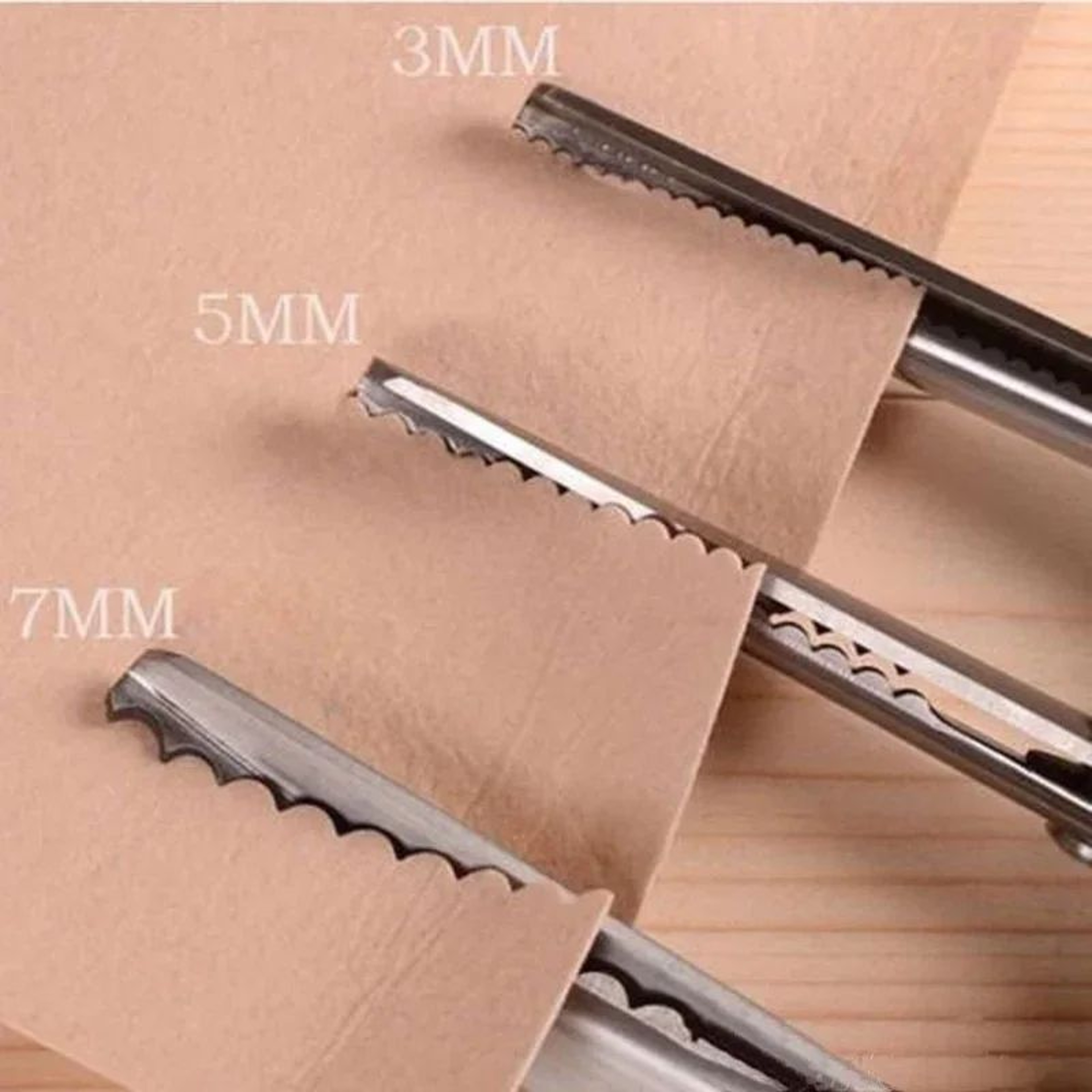 Precision Wave Tailor Scissors  Stainless Steel Pinking Shears For Sewing  Dressmaking 7