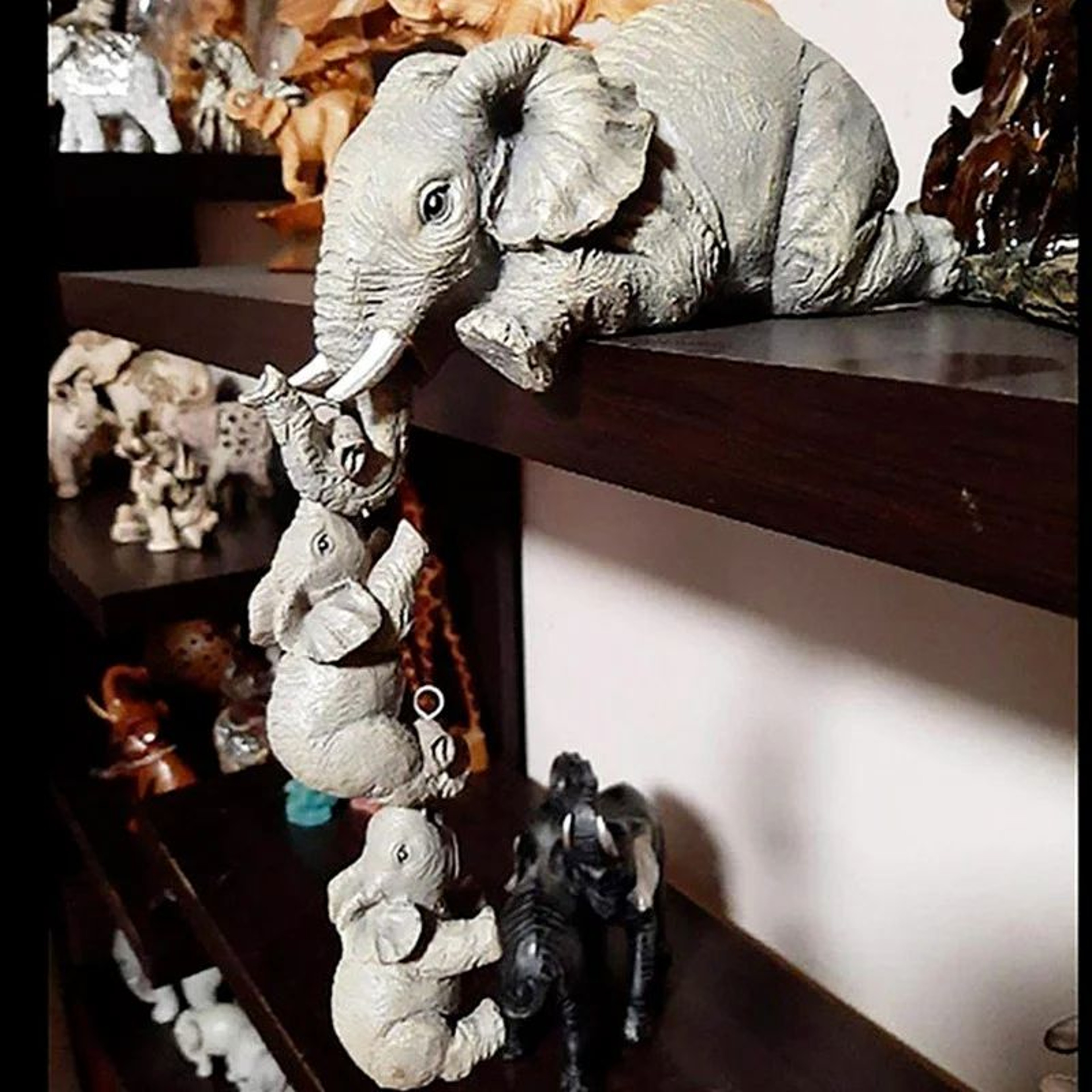 Heartwarming Elephant Family Figurines Set  3Piece Elephant Figurines For Home Decor 4