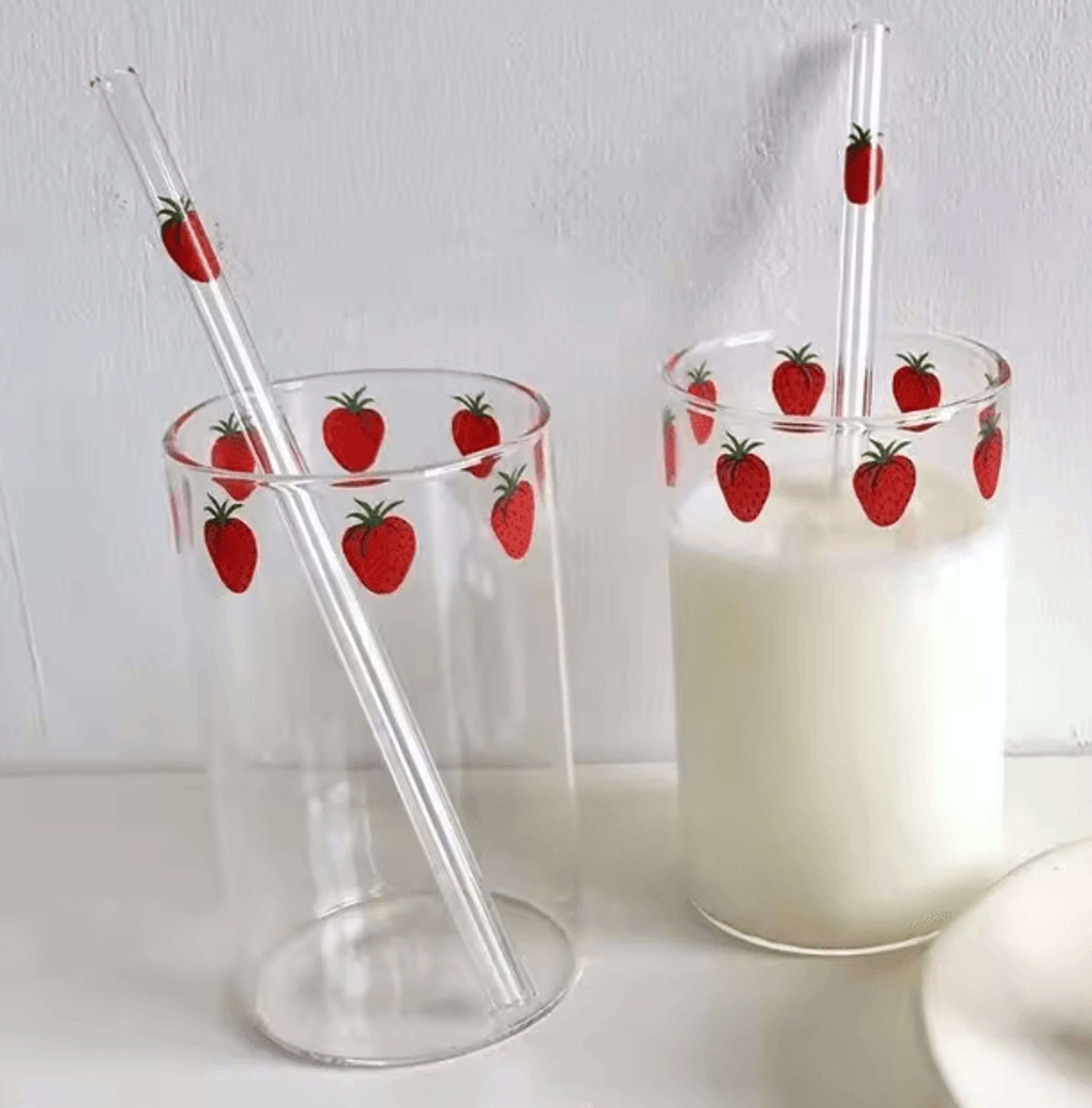 Cute Strawberry Glass Cup With Straw  300ML Borosilicate Aesthetic Drinking Tumbler 0