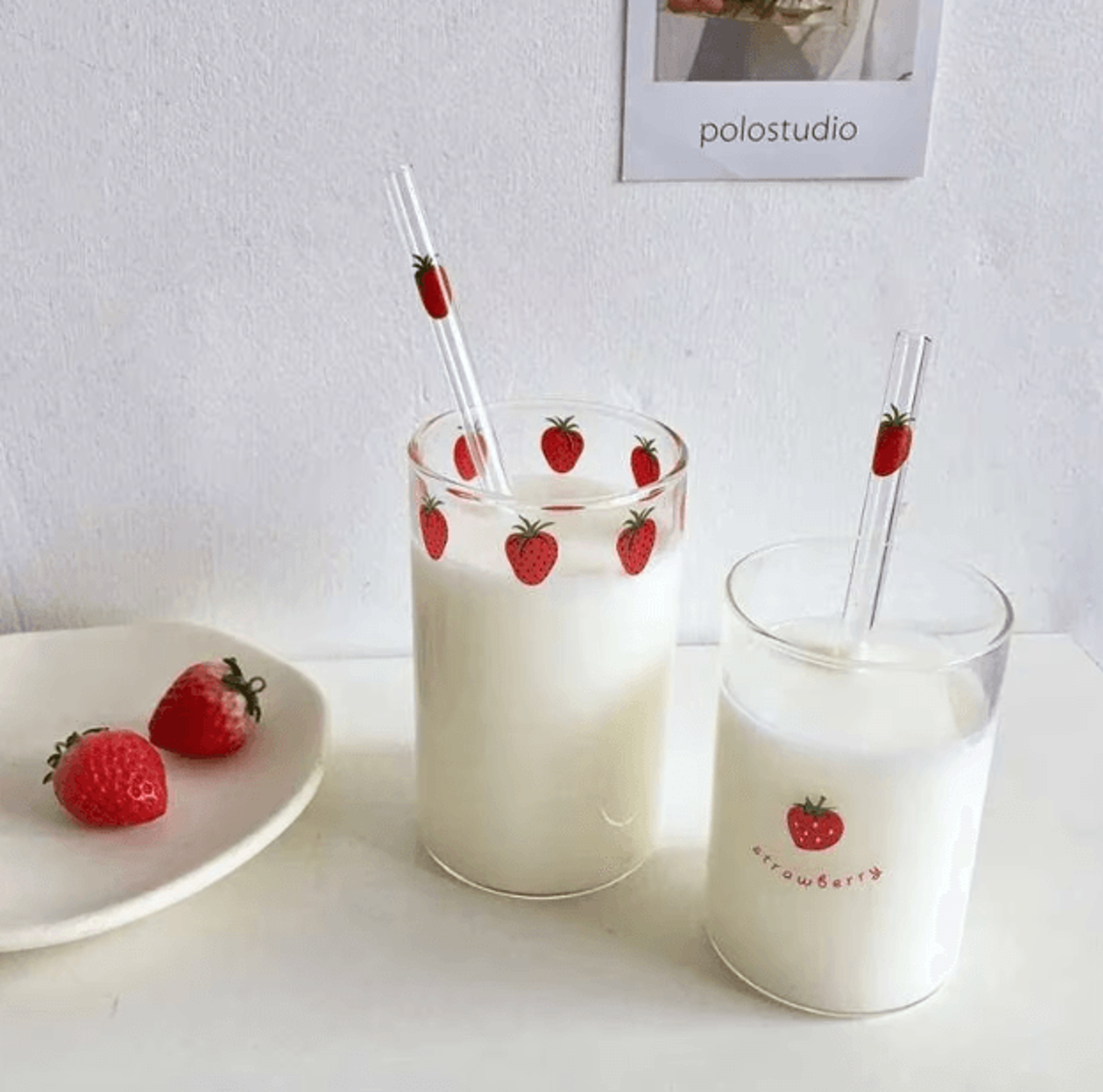 Cute Strawberry Glass Cup With Straw  300ML Borosilicate Aesthetic Drinking Tumbler 1