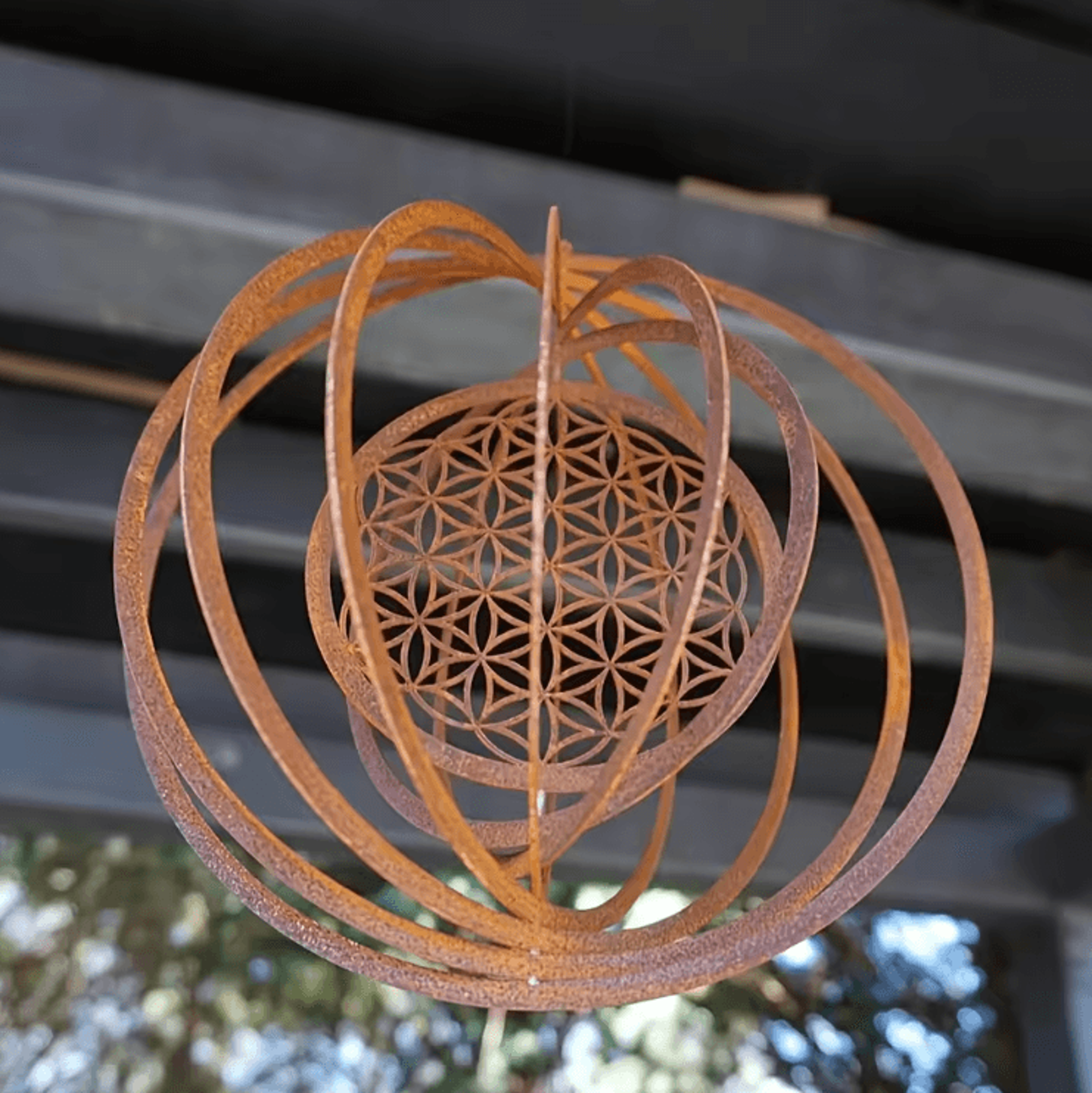 Rustic Metal Spiral Wind Spinner  Vintage Hanging Weather Vane For Outdoor Decor 3