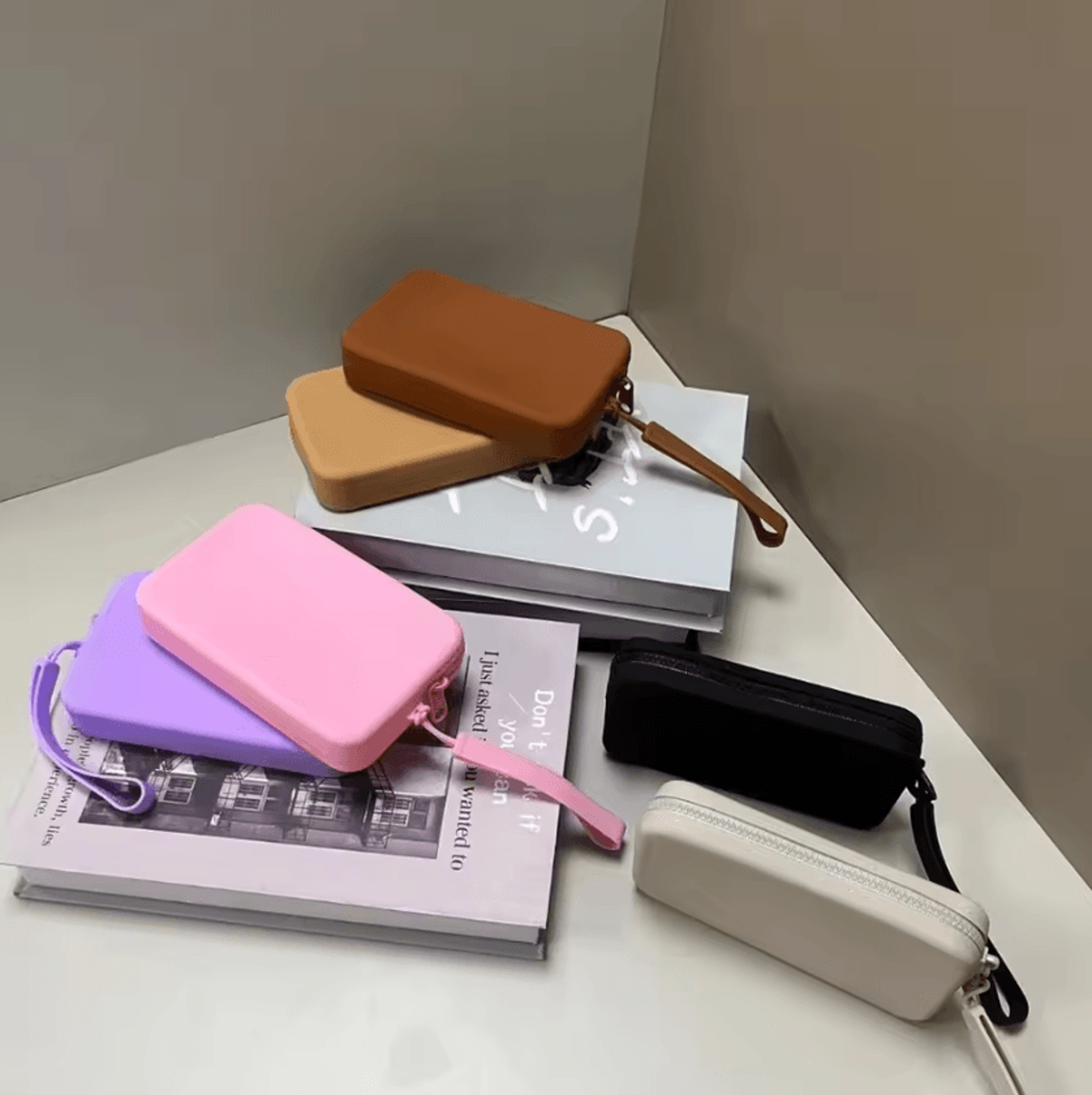 Minimalist Silicone Rectangular Wallet  Waterproof MultiUse Coin  Card Pouch 0