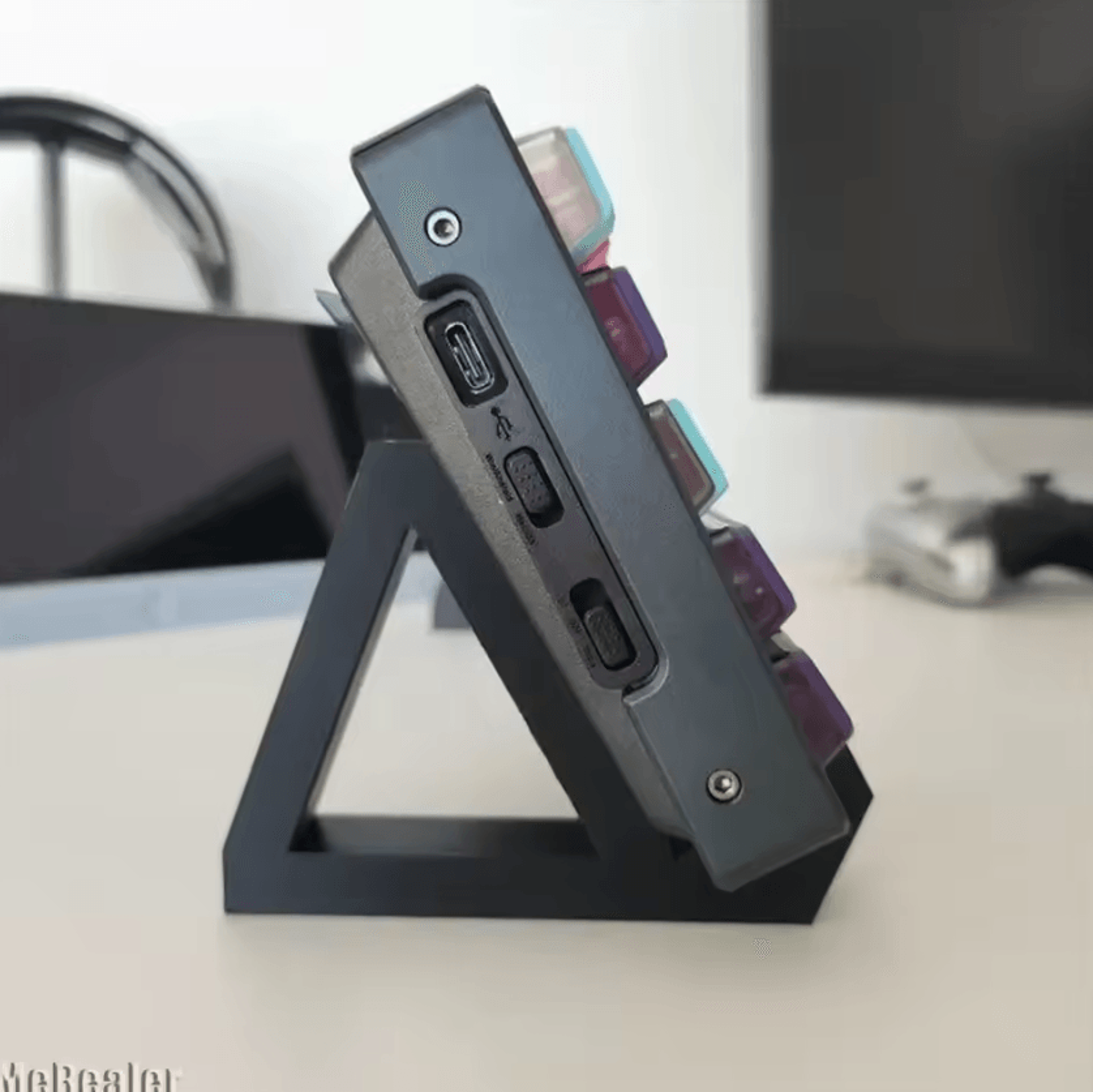3D Printed Mechanical Keyboard Display Stand  MultiLayer Desktop Rack 1