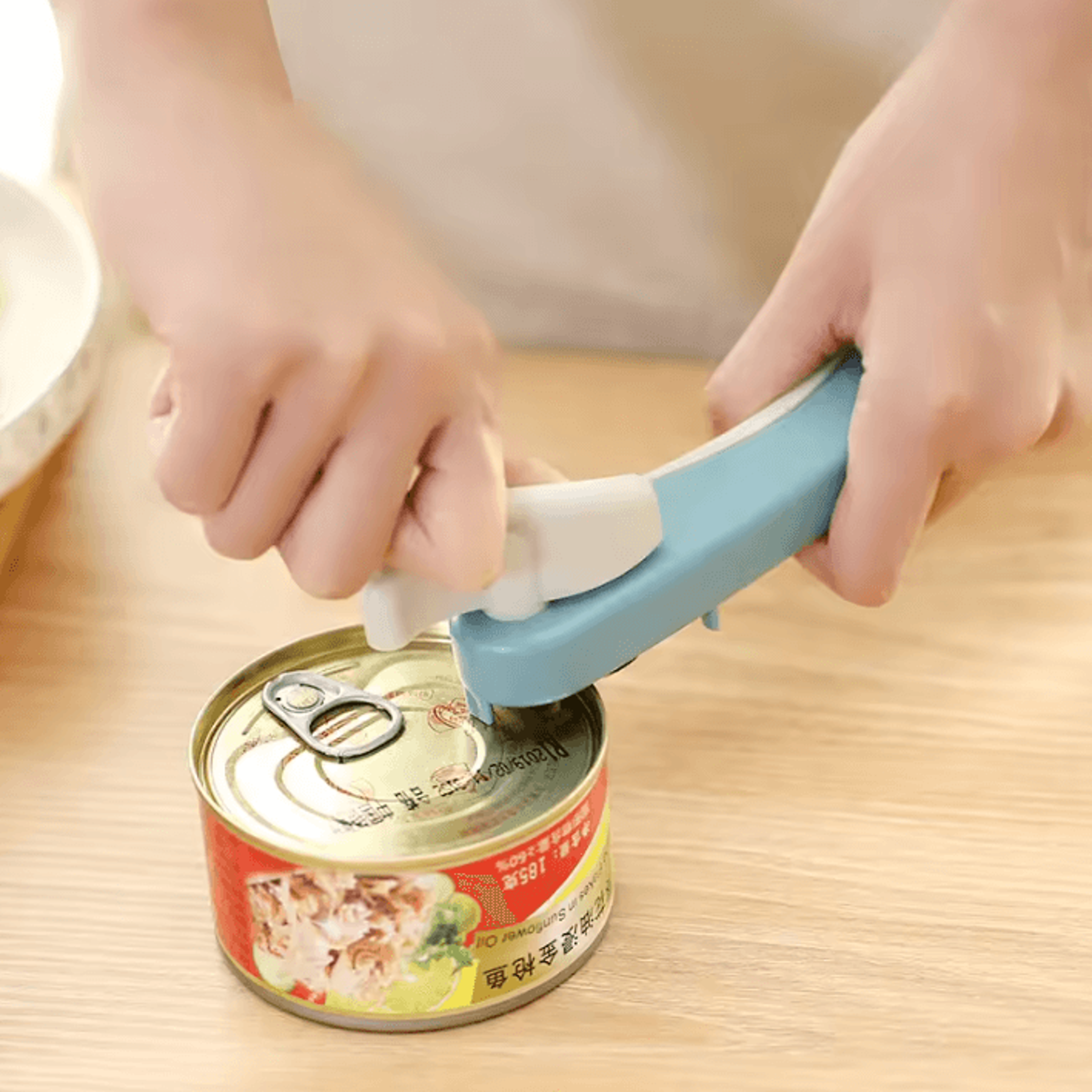 Professional Manual Can Opener MultiFunction Bottle Opener With Alloy Blade Kitchen Tool 0