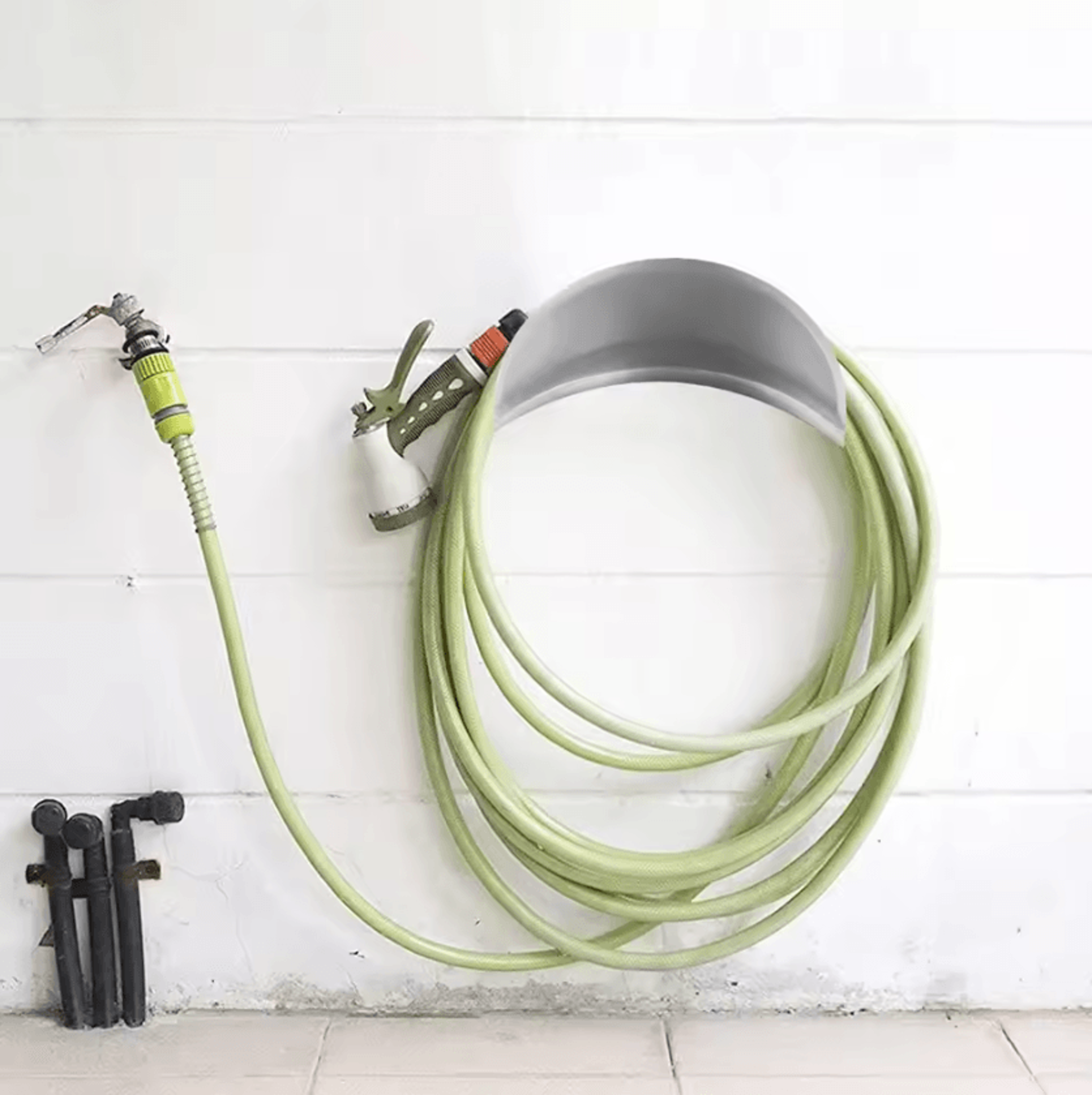 Heavy Duty Wall Mounted Garden Hose Holder For Neat And Tangle Free Storage 1