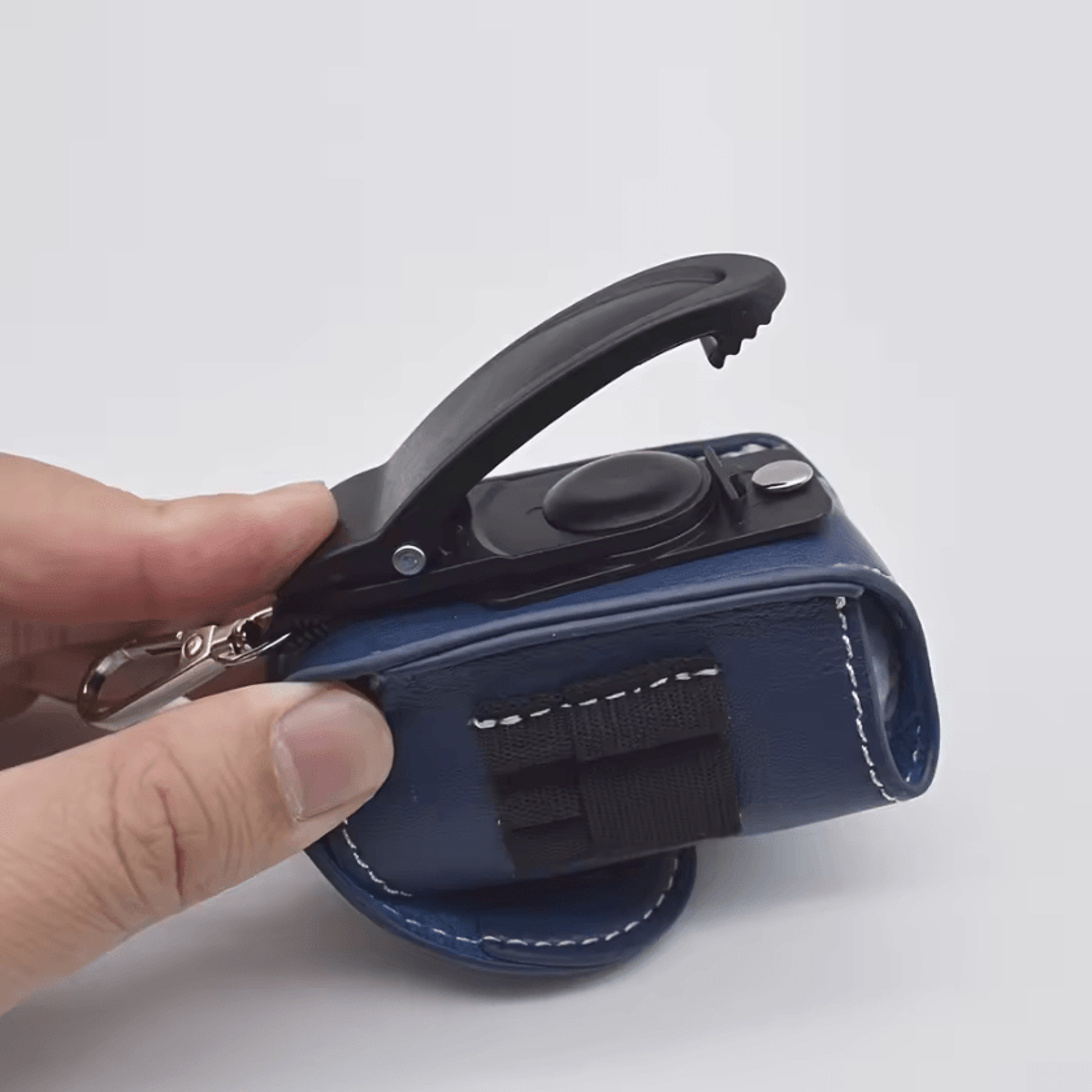 Portable Mini Golf Bag Storage Pouch With Hook 2