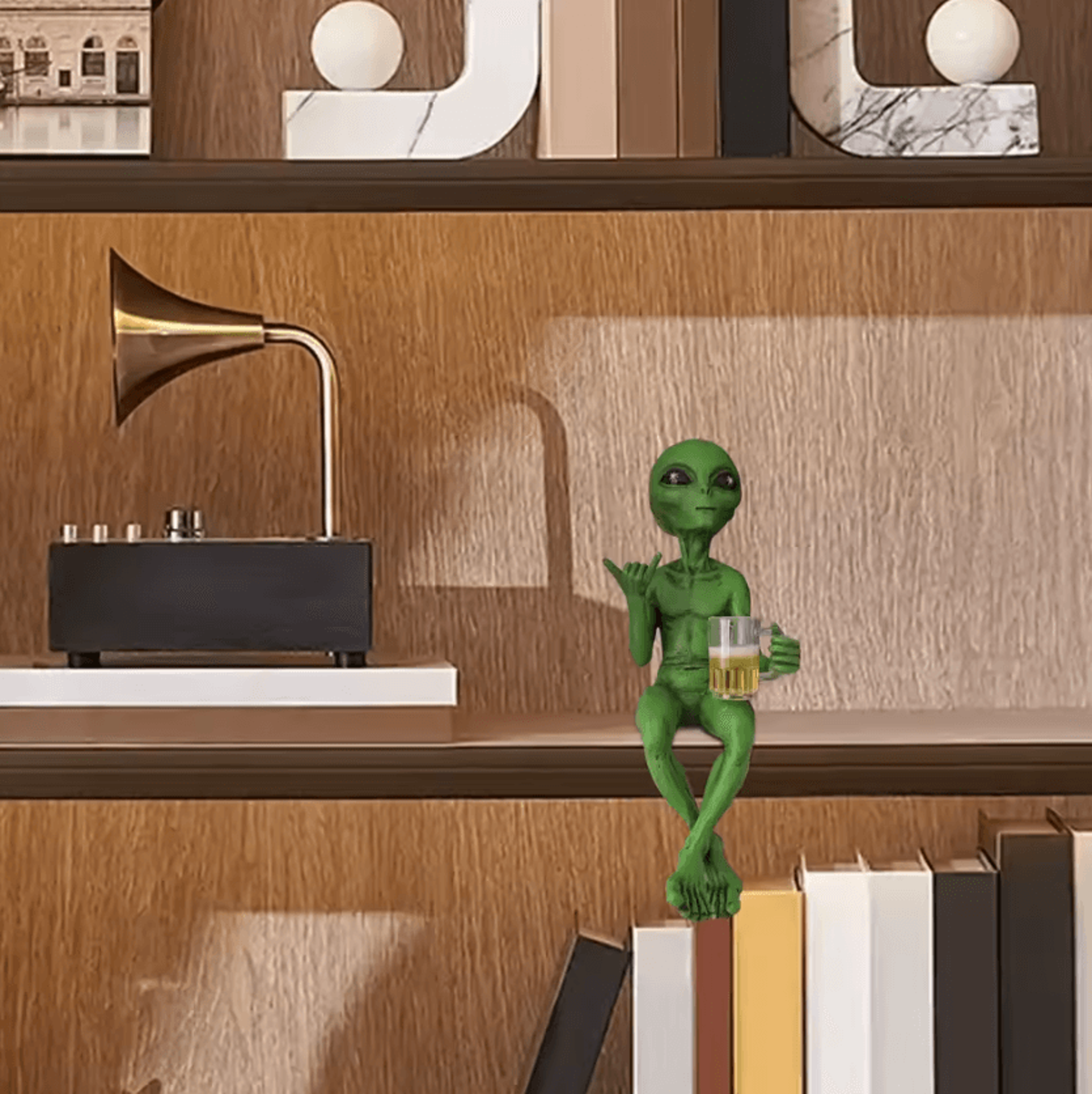 Funny Beer Drinking Alien Statue  Alien Garden Statue Resin Funny Desk Decor For Home  Office 1
