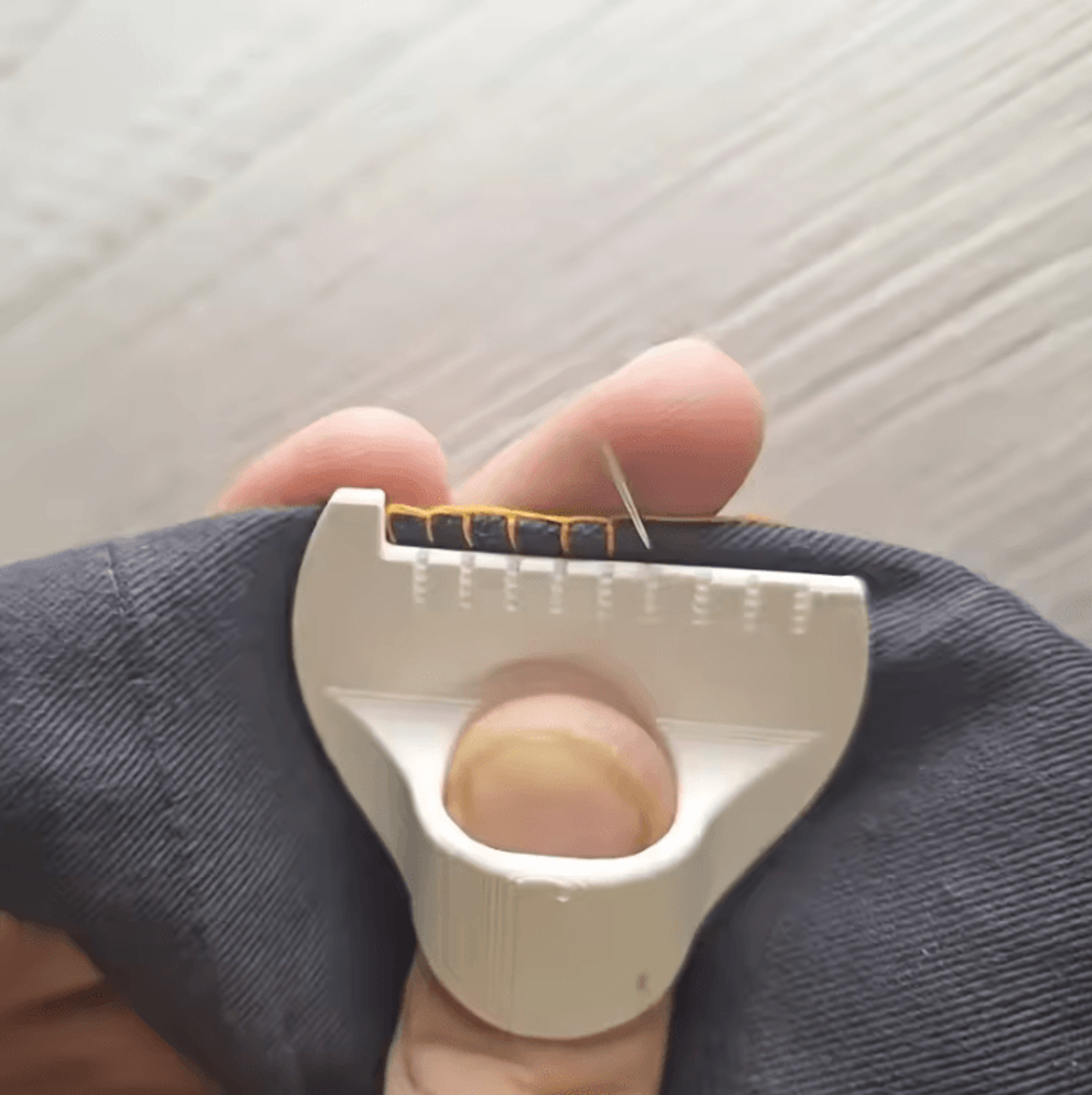Easy 3mm Hand Sewing Guide Tool For Beginners And Seniors 2