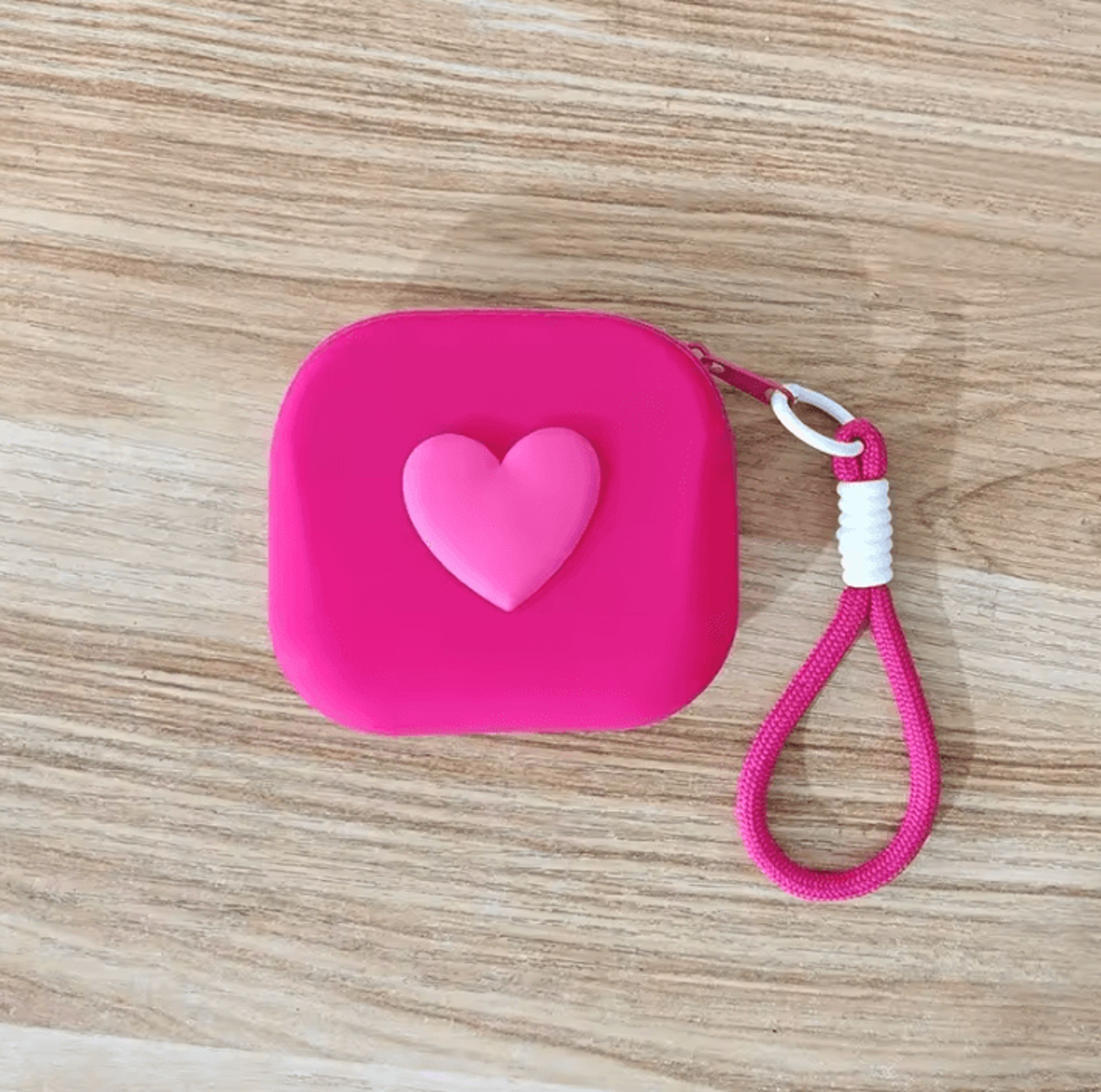 Heart Shaped Silicone Makeup Bag With Handle 2