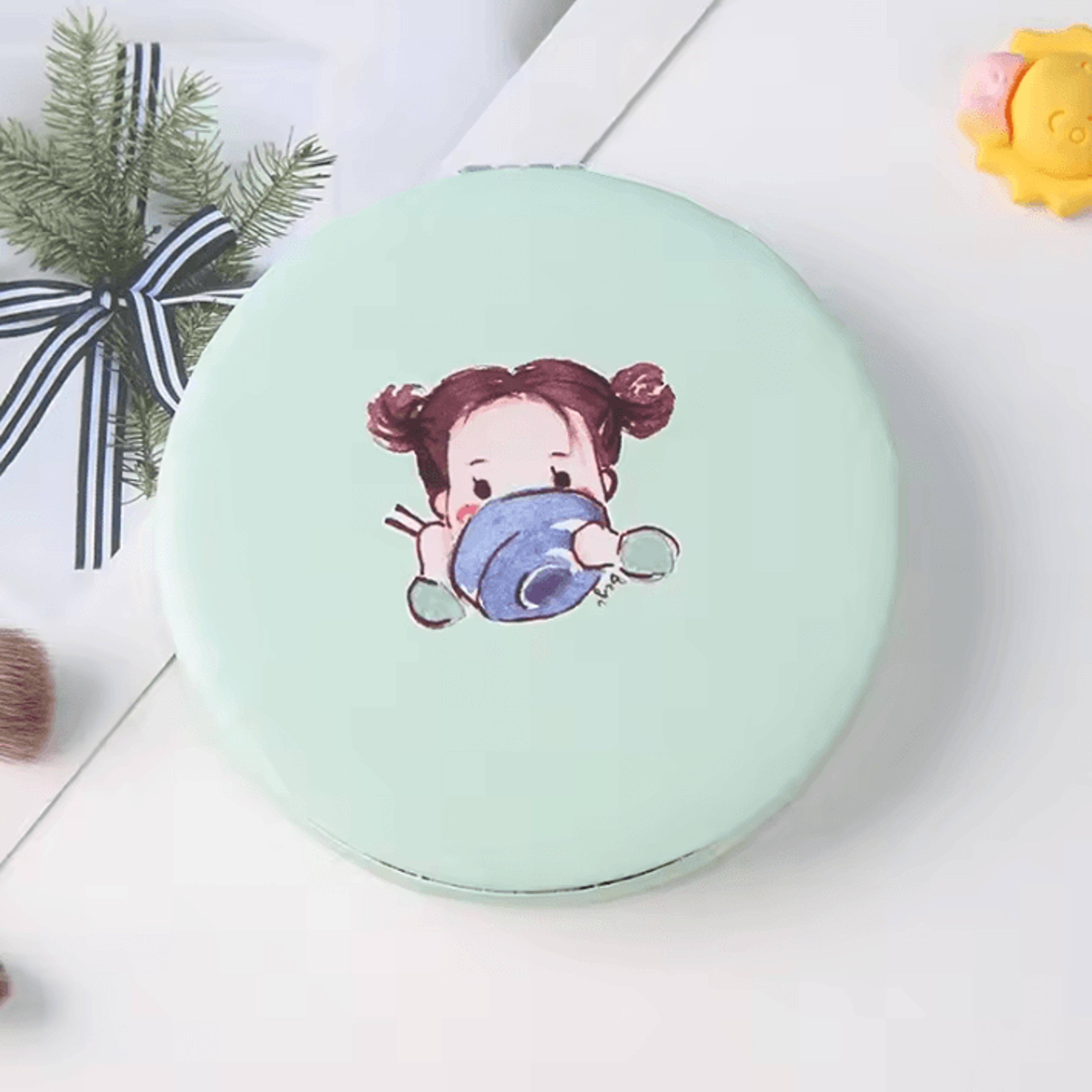 Princess Round Folding Pocket Makeup Mirror 8