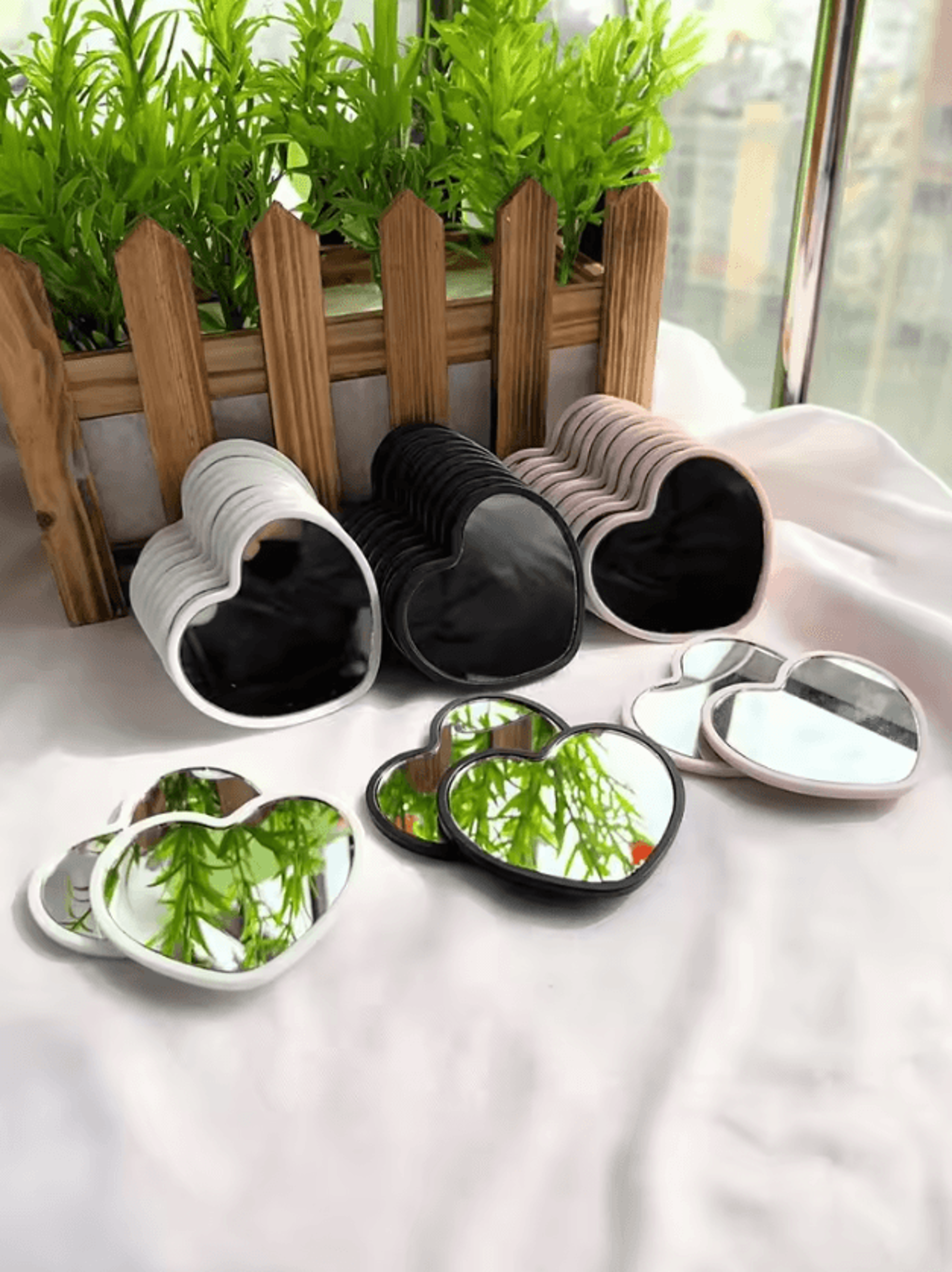 Cute Heart Shaped Mini Desktop Makeup Mirror 0