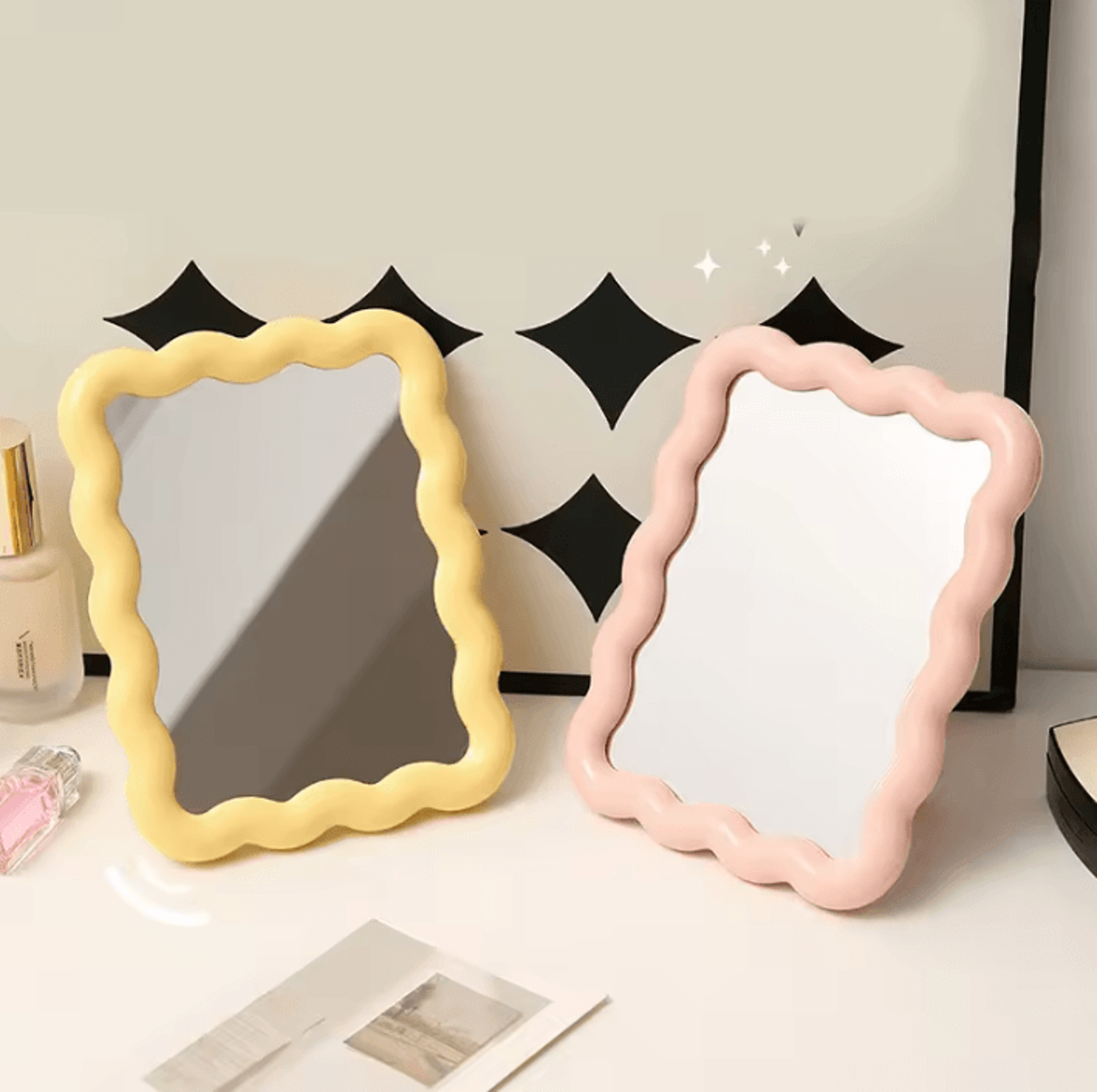 Cute Corrugated Foldable Makeup Mirror For Desktop And Travel 0