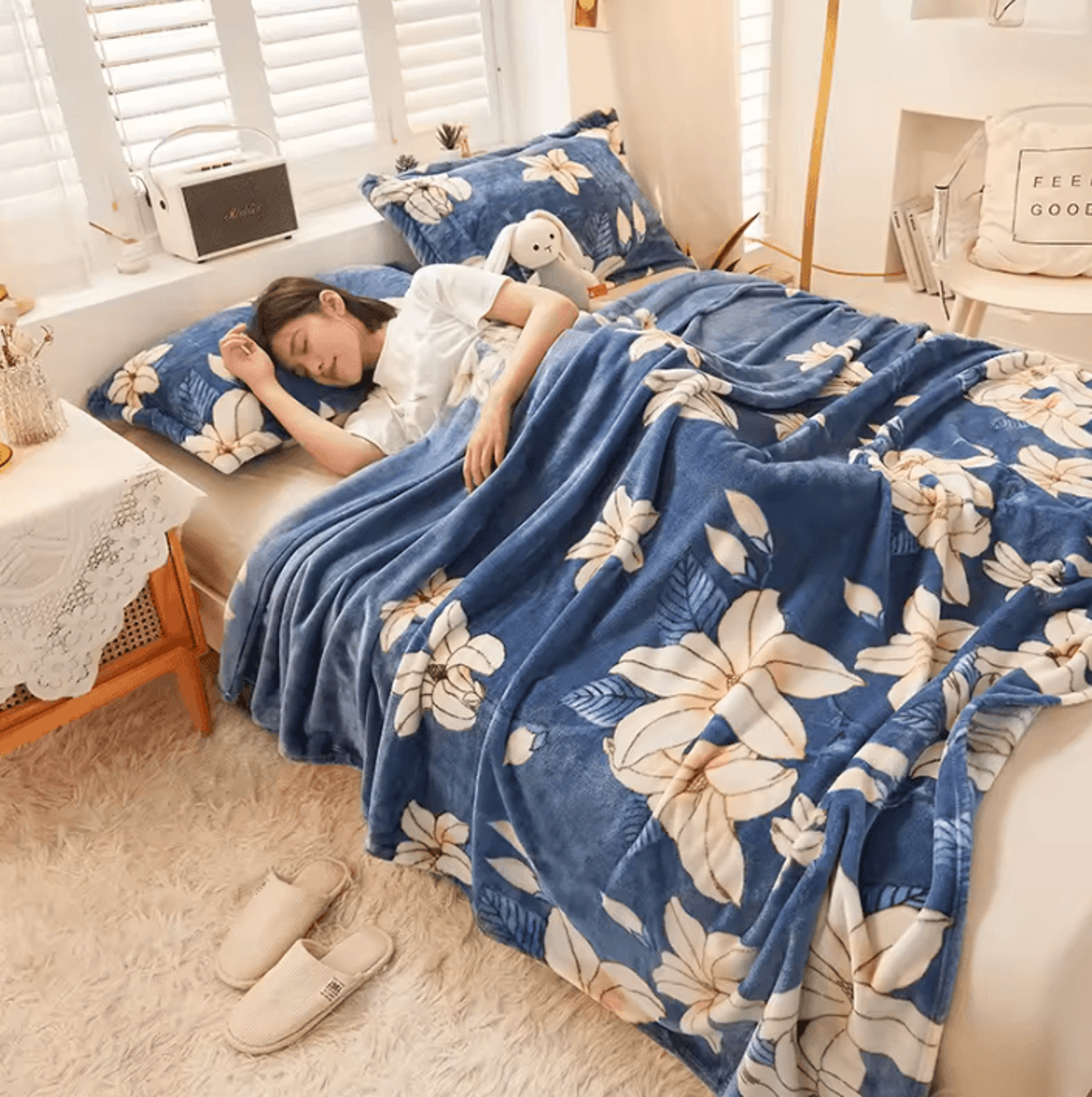 Cute Strawberry Flannel Throw Blanket 9
